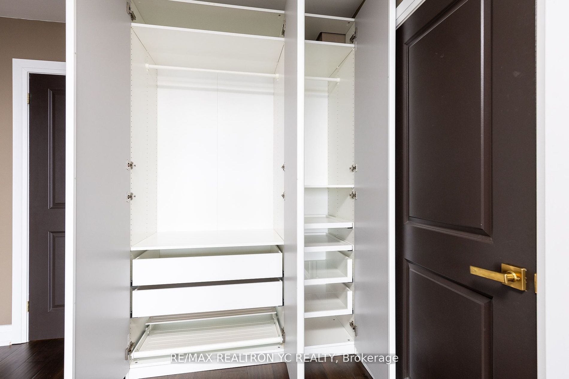 8111 Yonge St, #1712