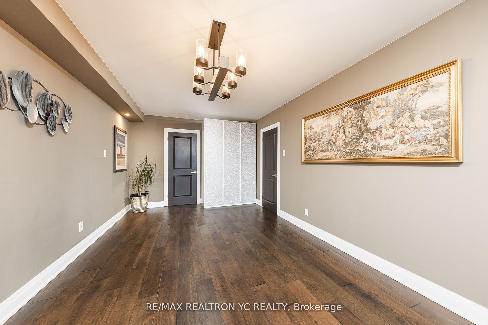 8111 Yonge St, #1712