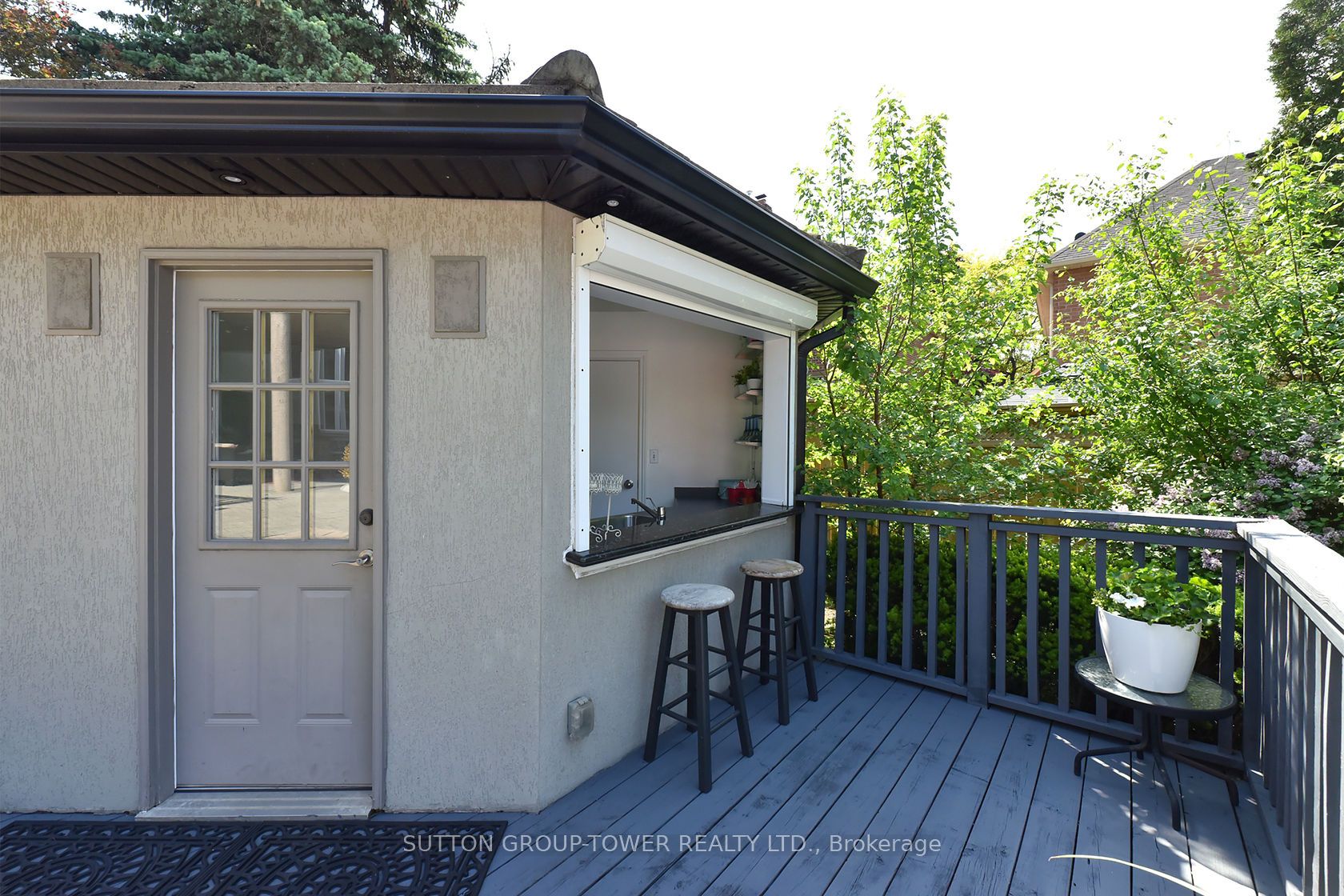 71 Delia Pl