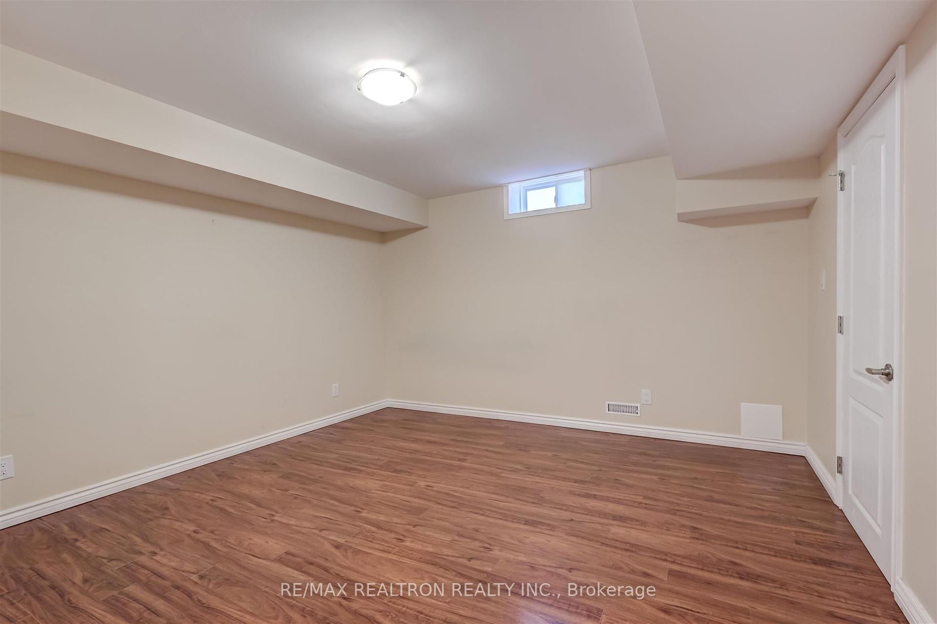 177 Vanda Dr