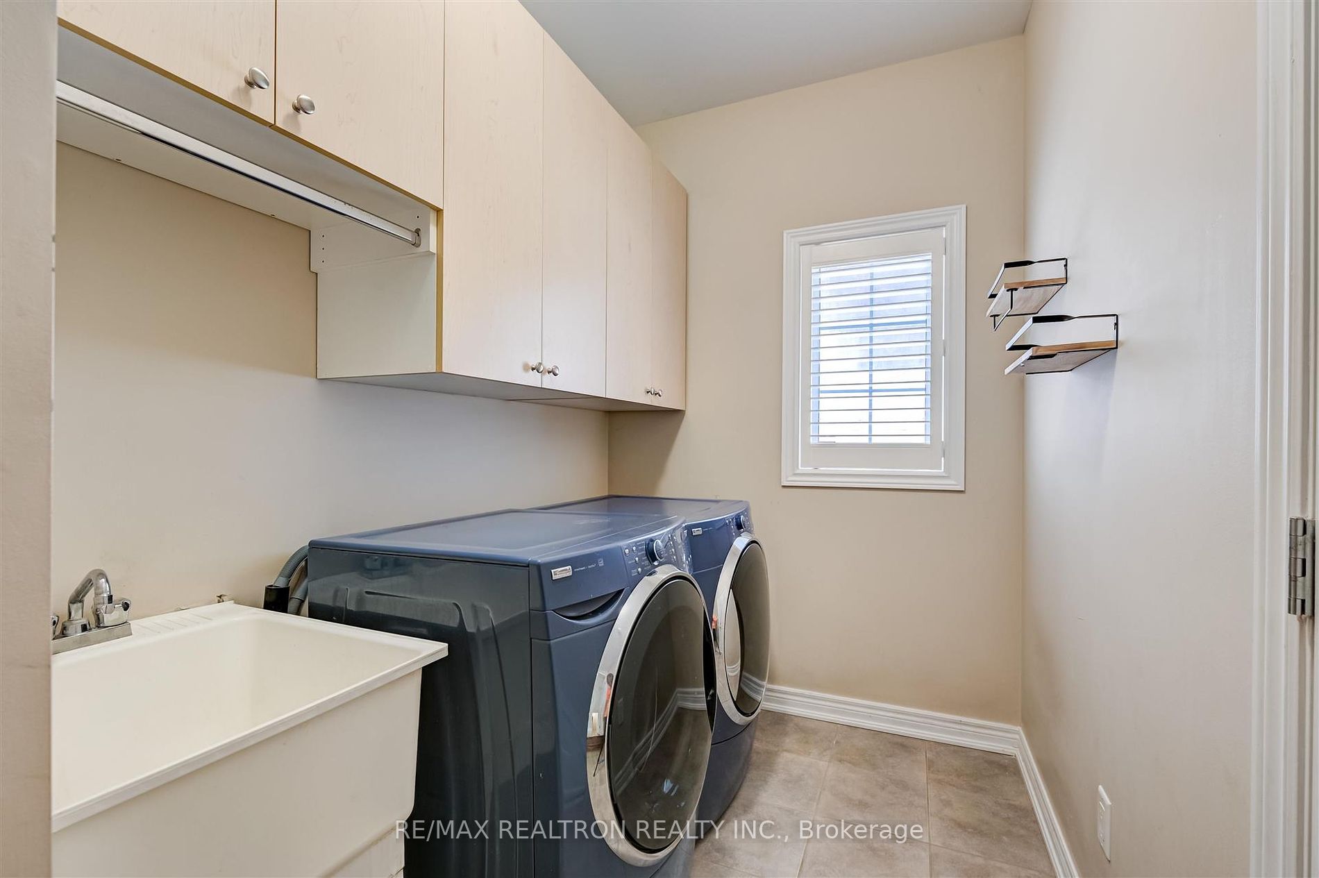 177 Vanda Dr