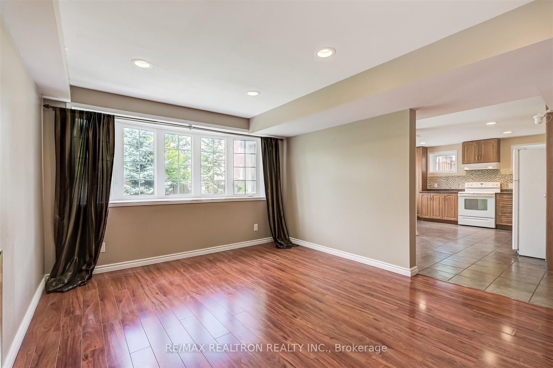 177 Vanda Dr