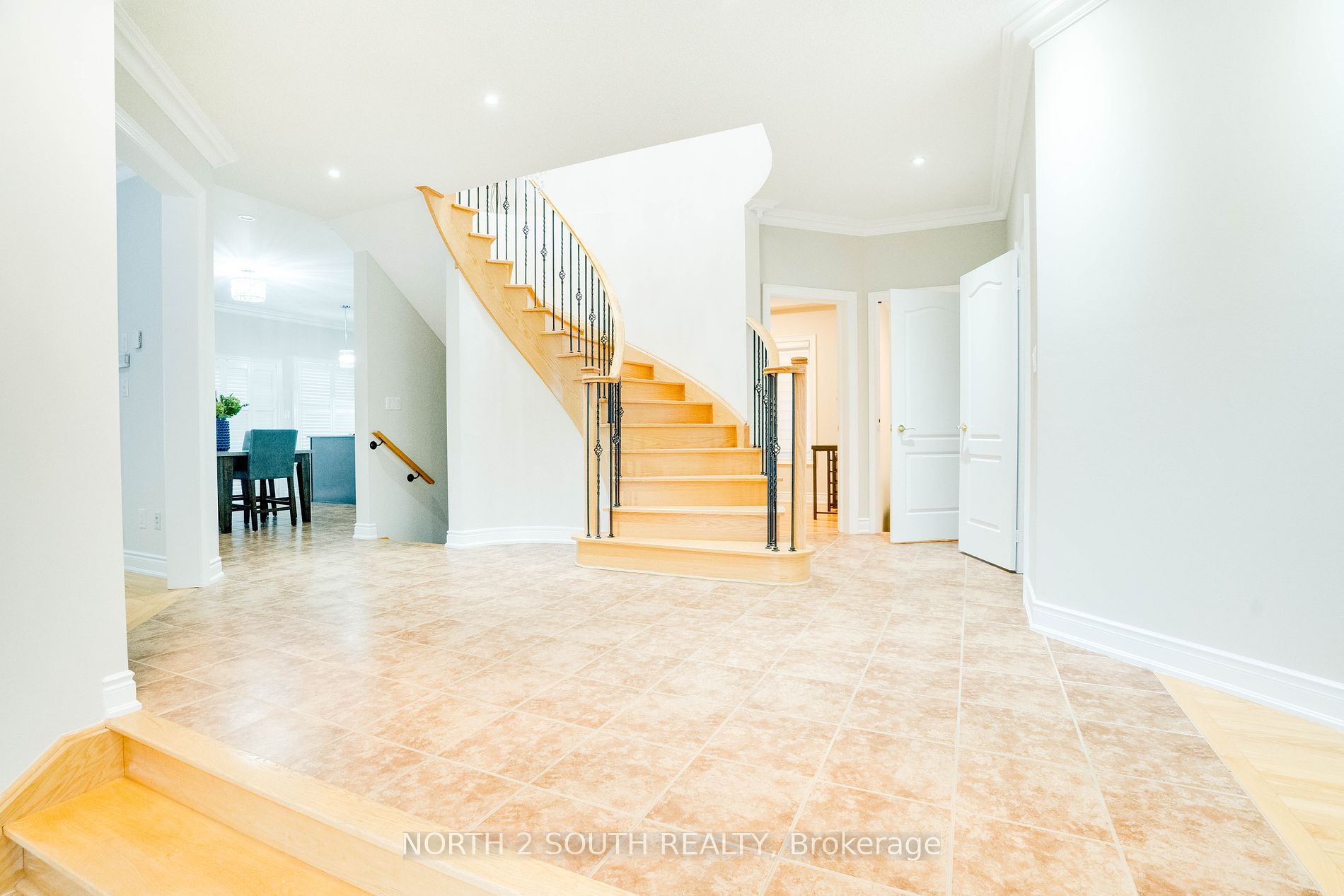 162 Via Borghese St
