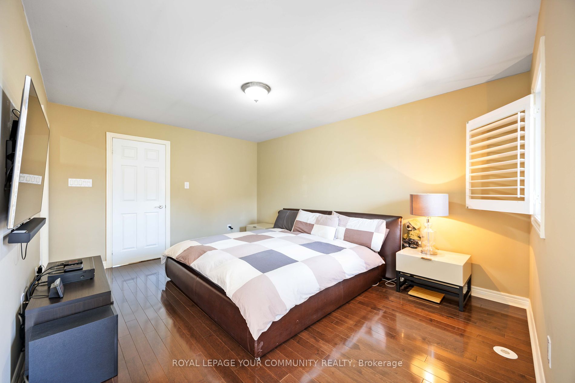 8900 Bathurst Street #37