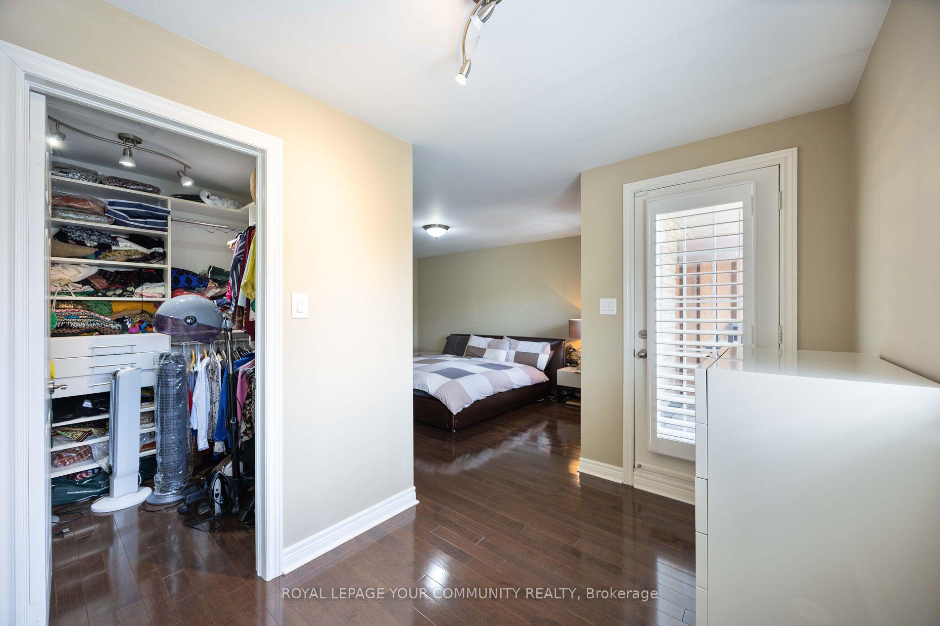 8900 Bathurst Street #37