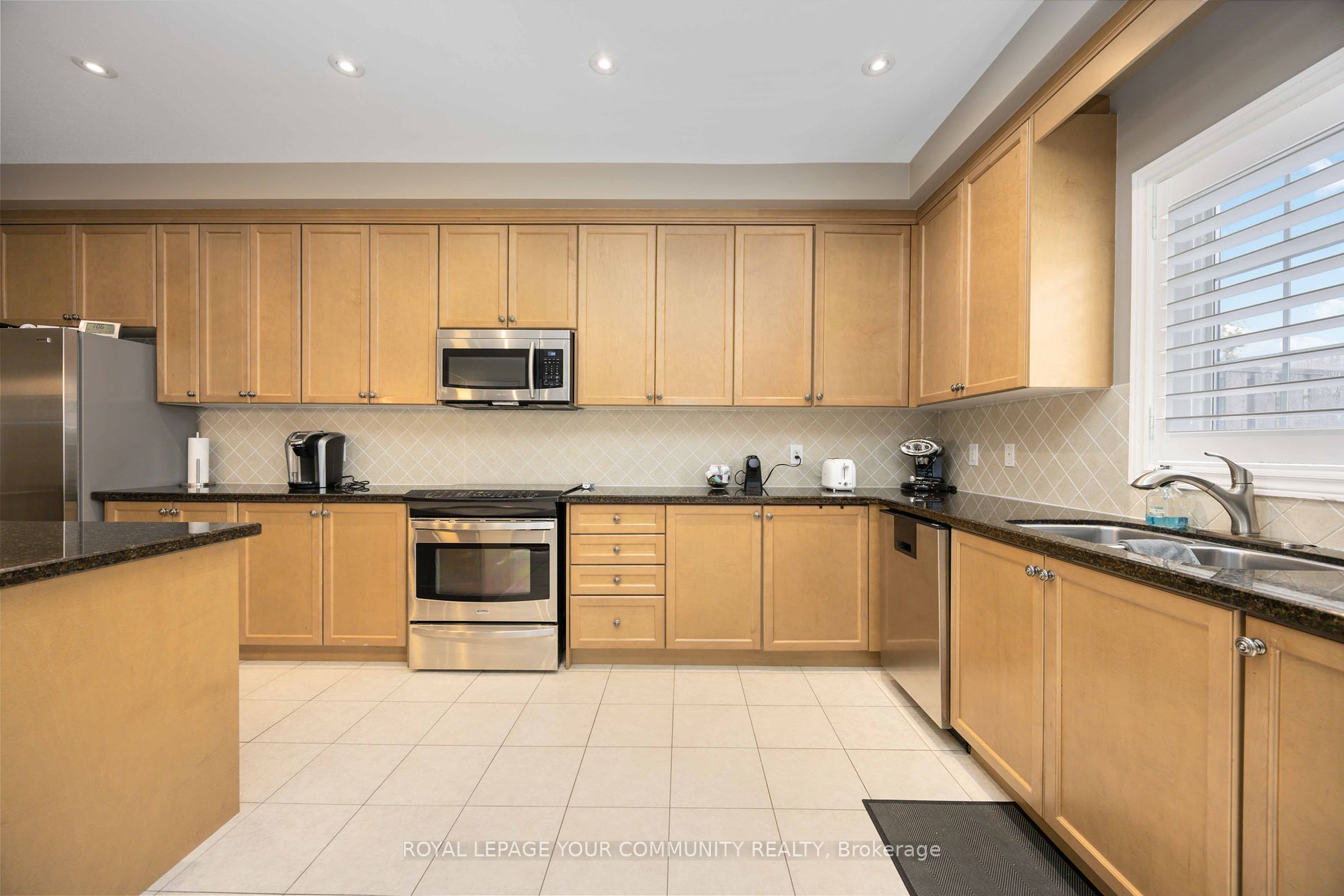 8900 Bathurst Street #37