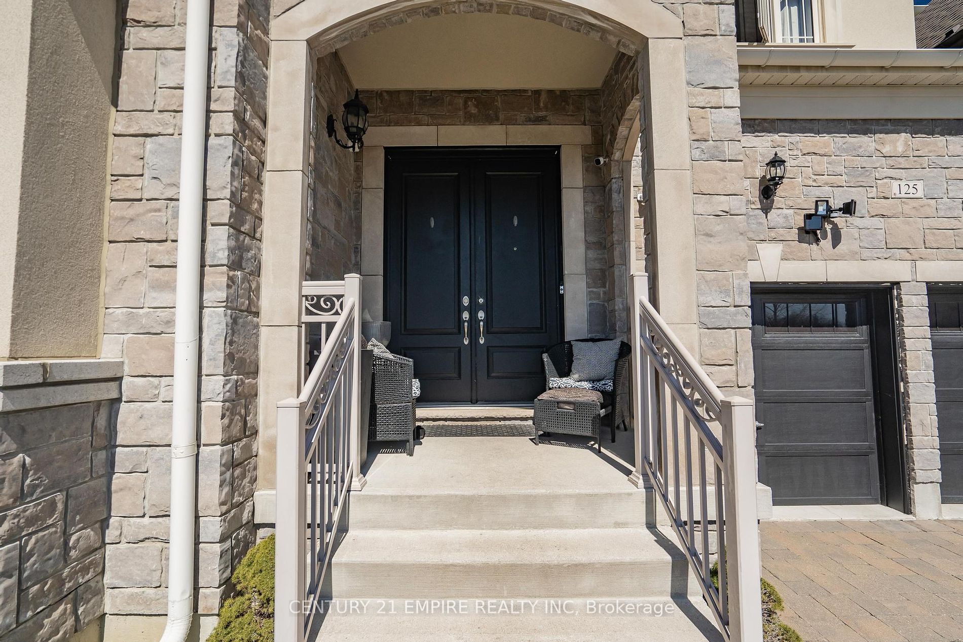 125 Chesney Crescent