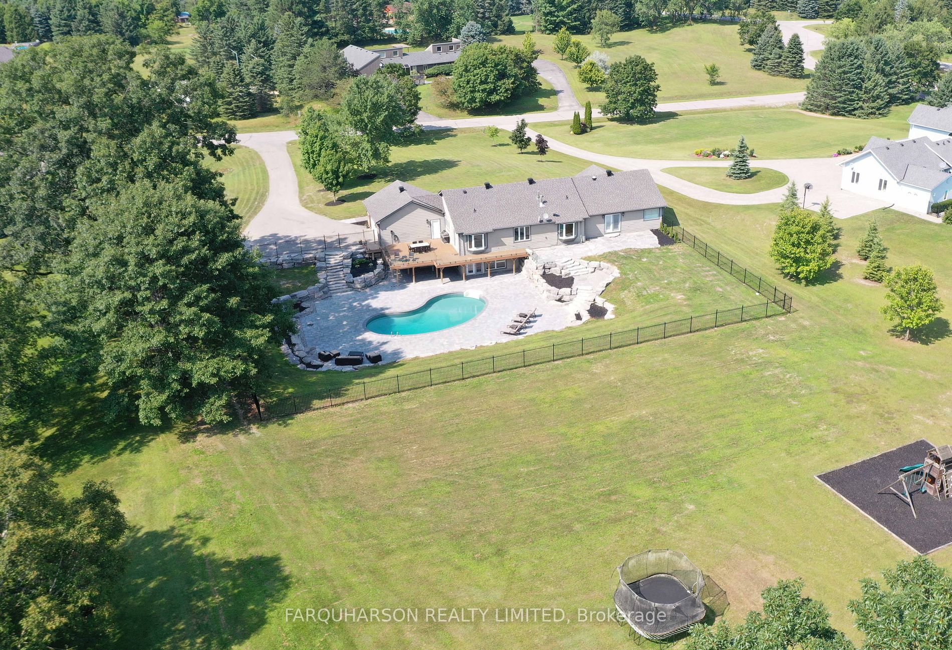 23 Silver Spring Cres