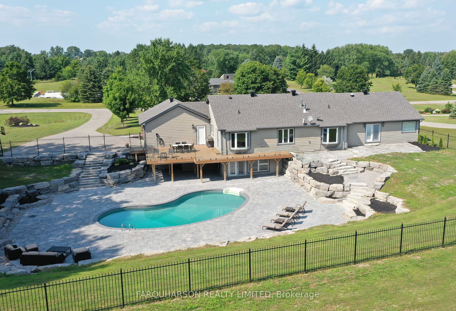 23 Silver Spring Cres