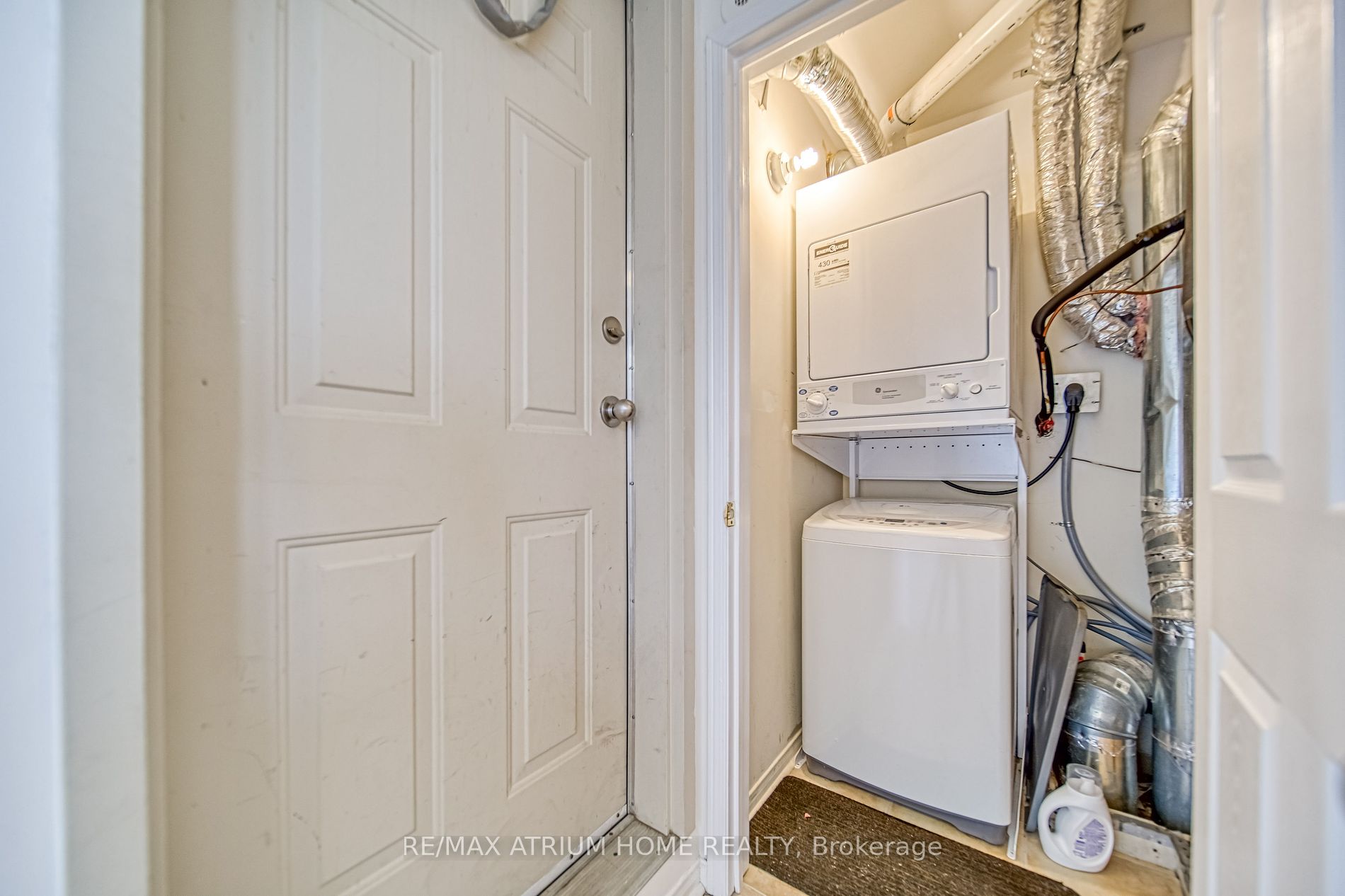 310 John St, #309