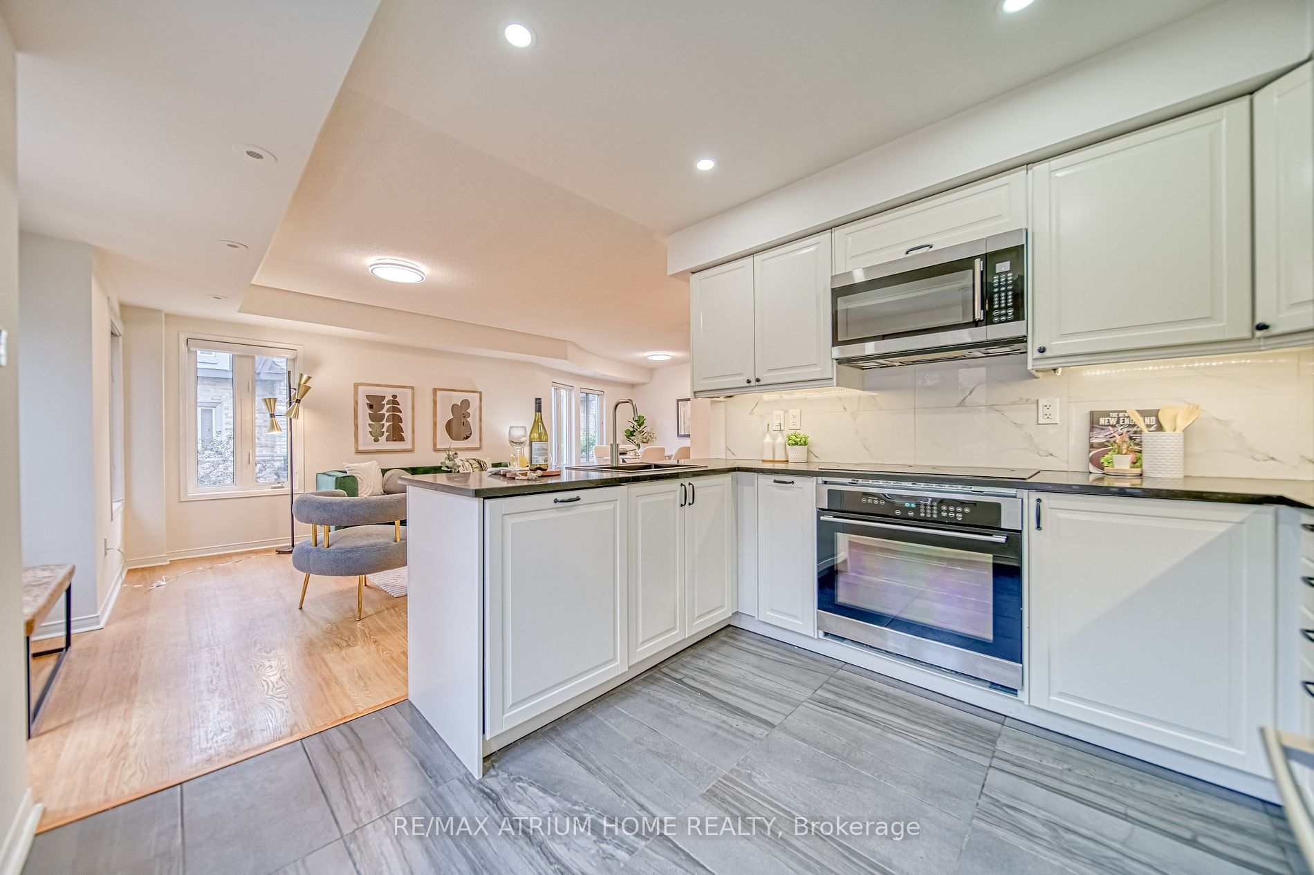 310 John St, #309