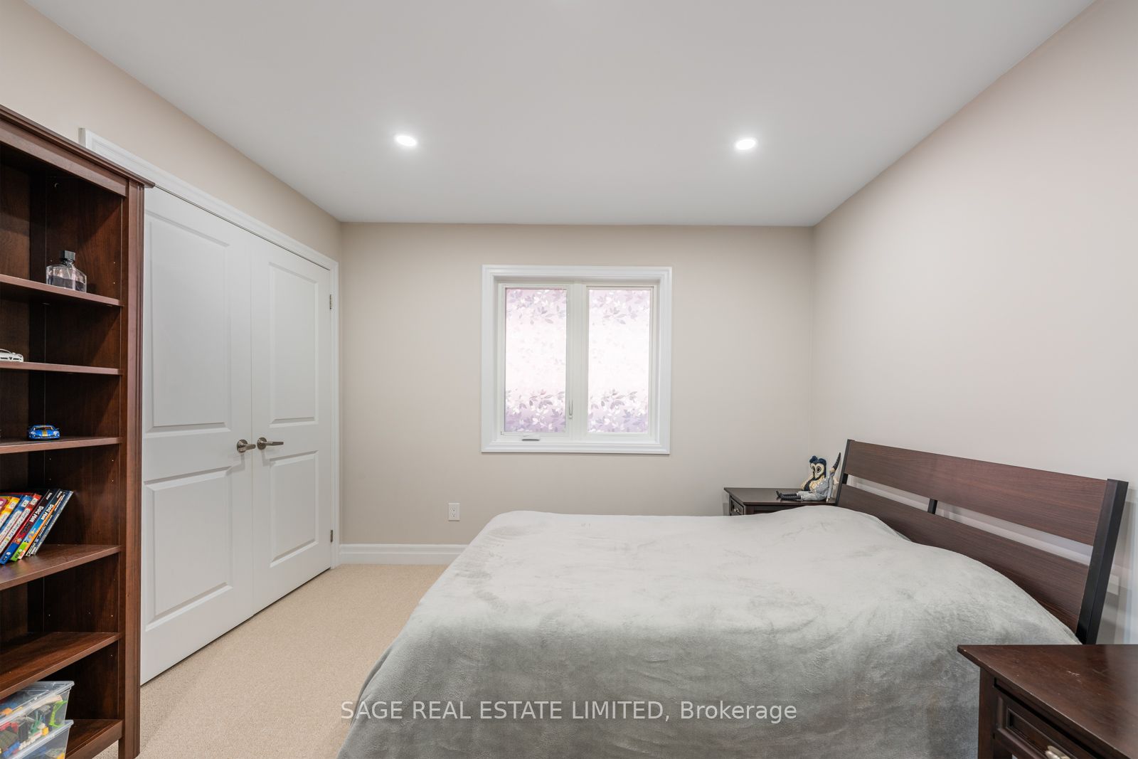 4 Alex Campbell Cres