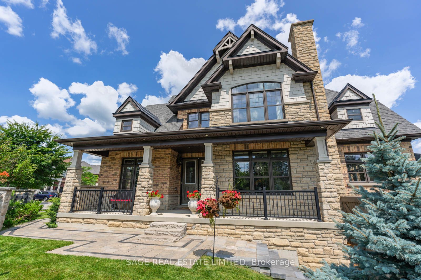 4 Alex Campbell Cres