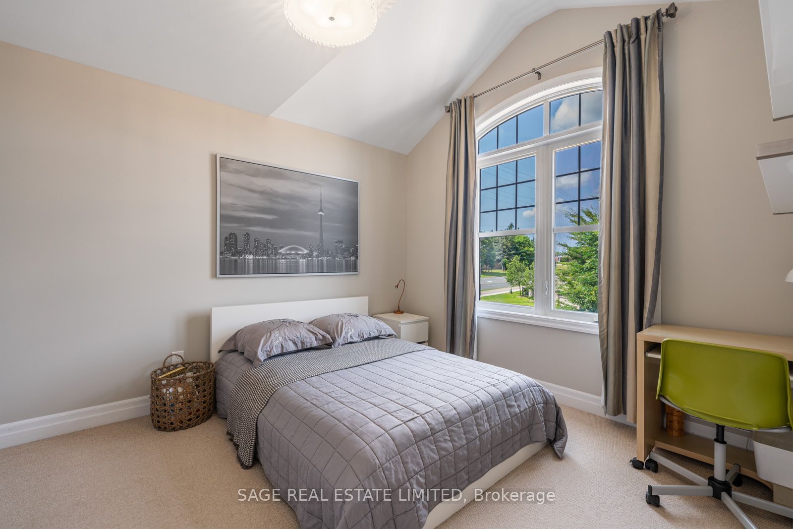 4 Alex Campbell Cres