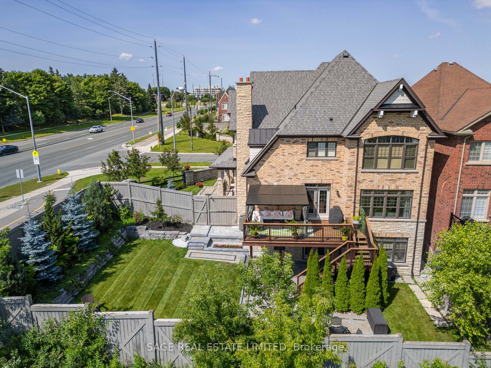 4 Alex Campbell Cres