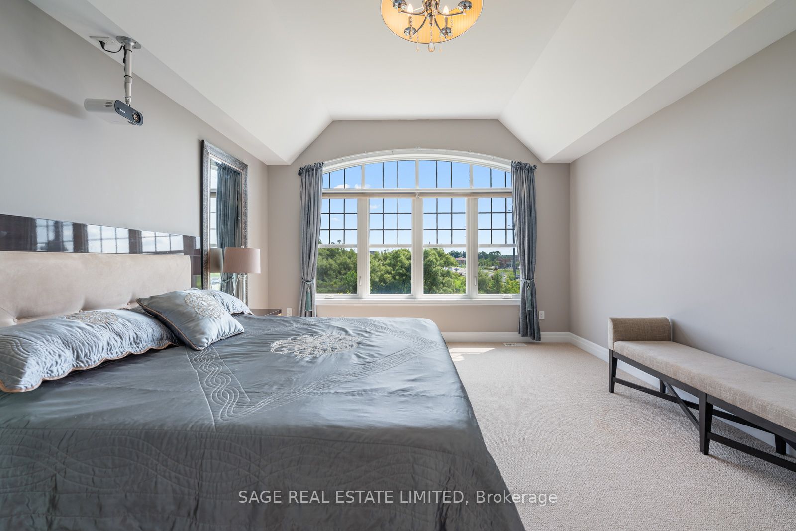 4 Alex Campbell Cres