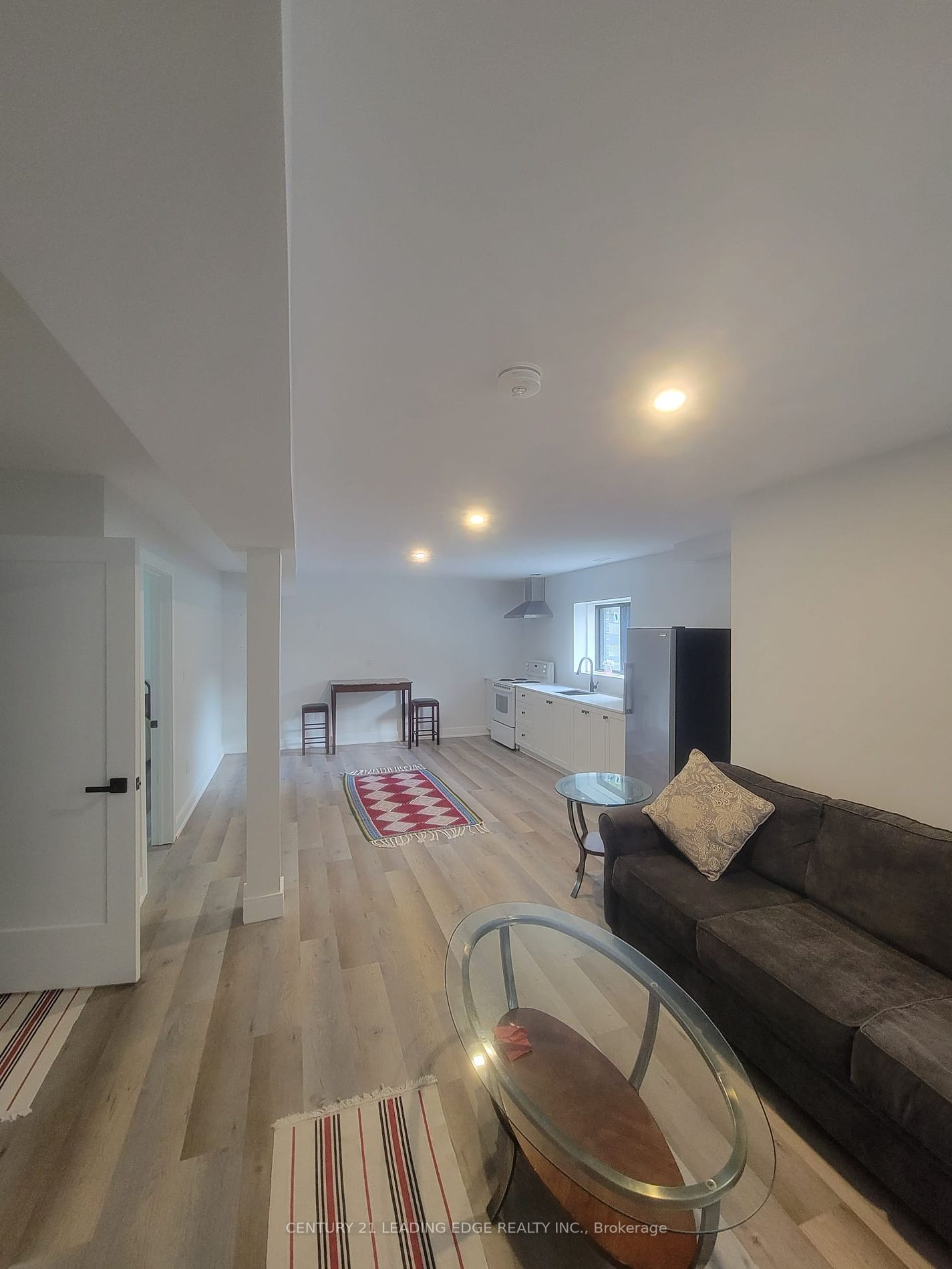 215 Bayview Avenue