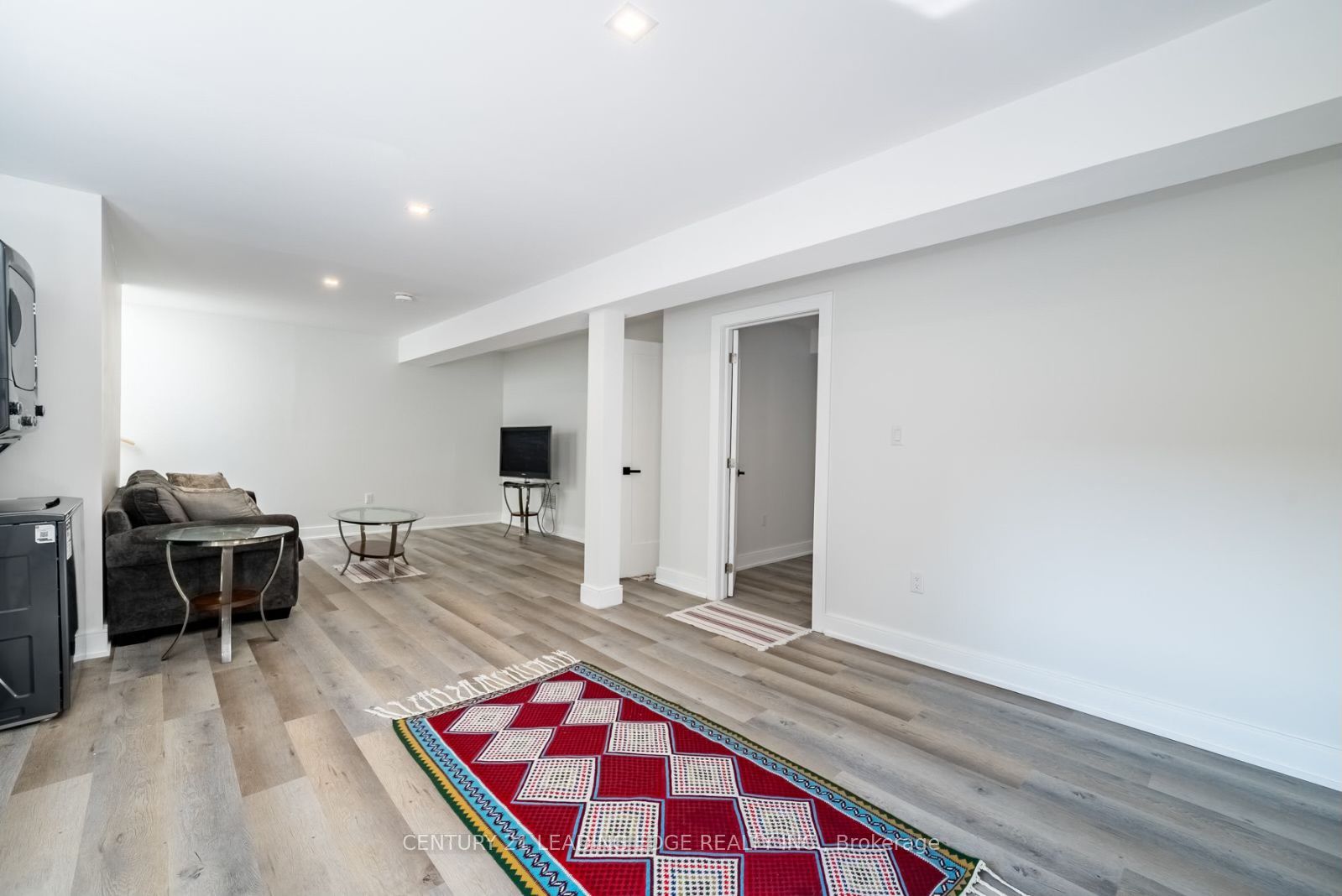 215 Bayview Avenue