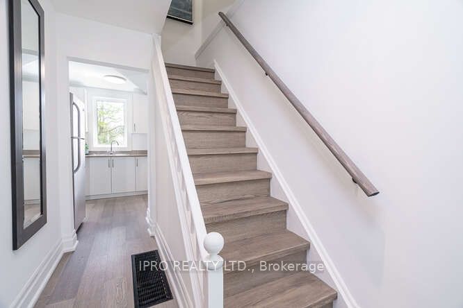 148 Richmond St