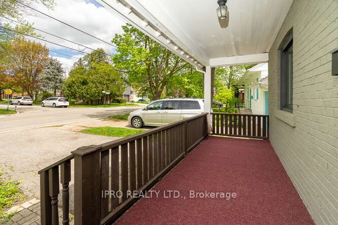 148 Richmond St