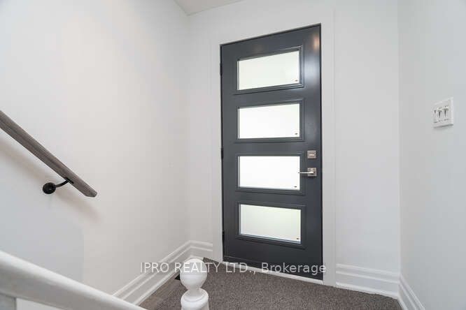 148 Richmond St
