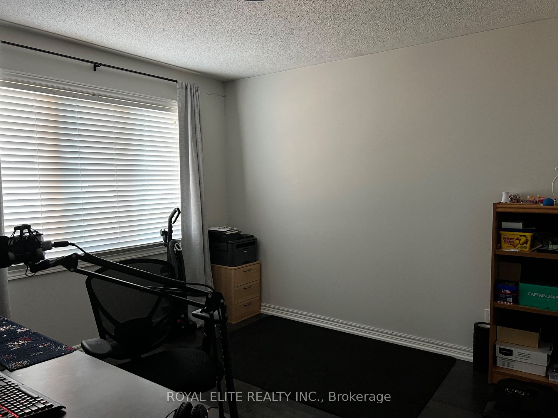 84 Battleford Ave