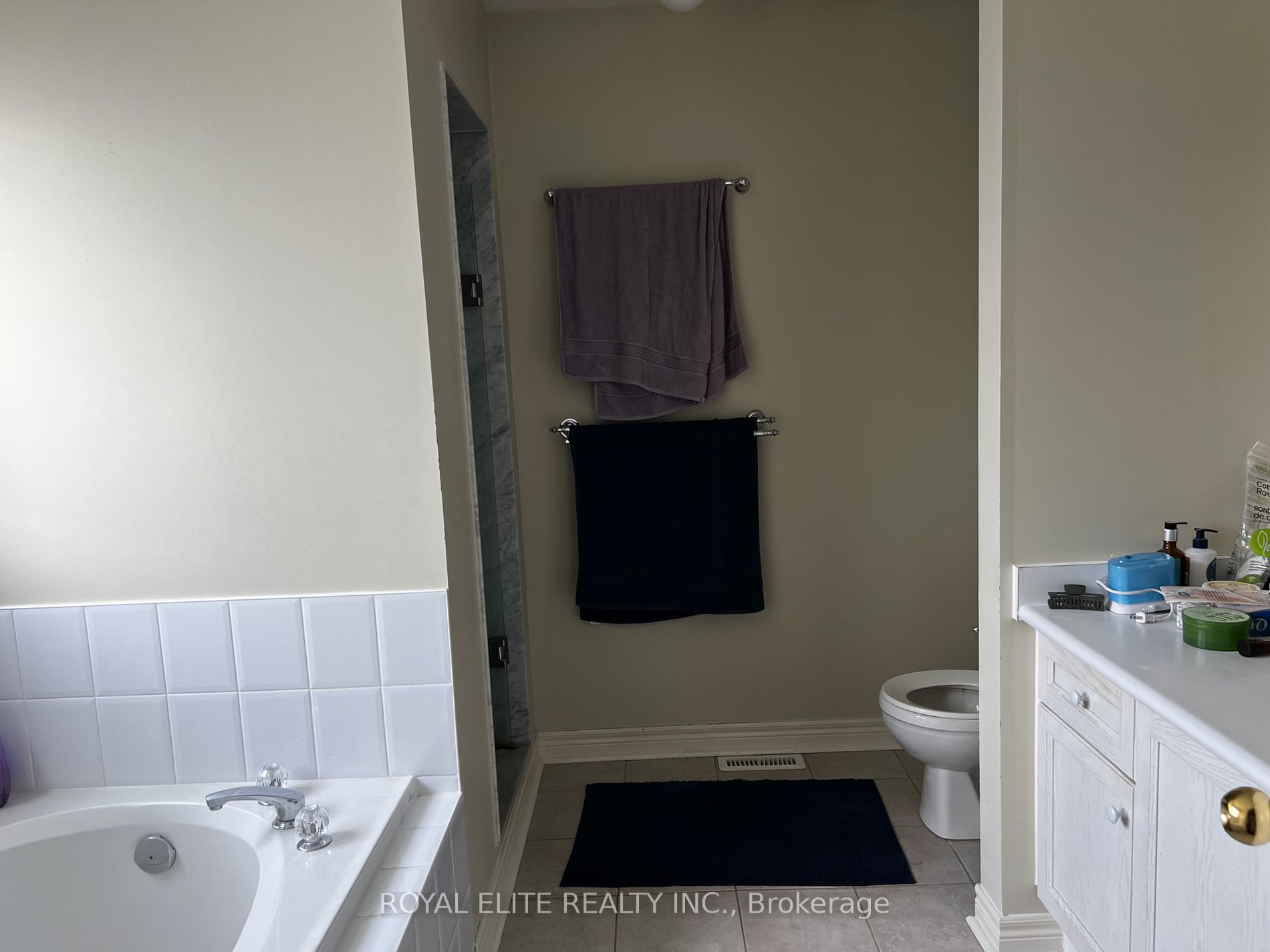 84 Battleford Ave