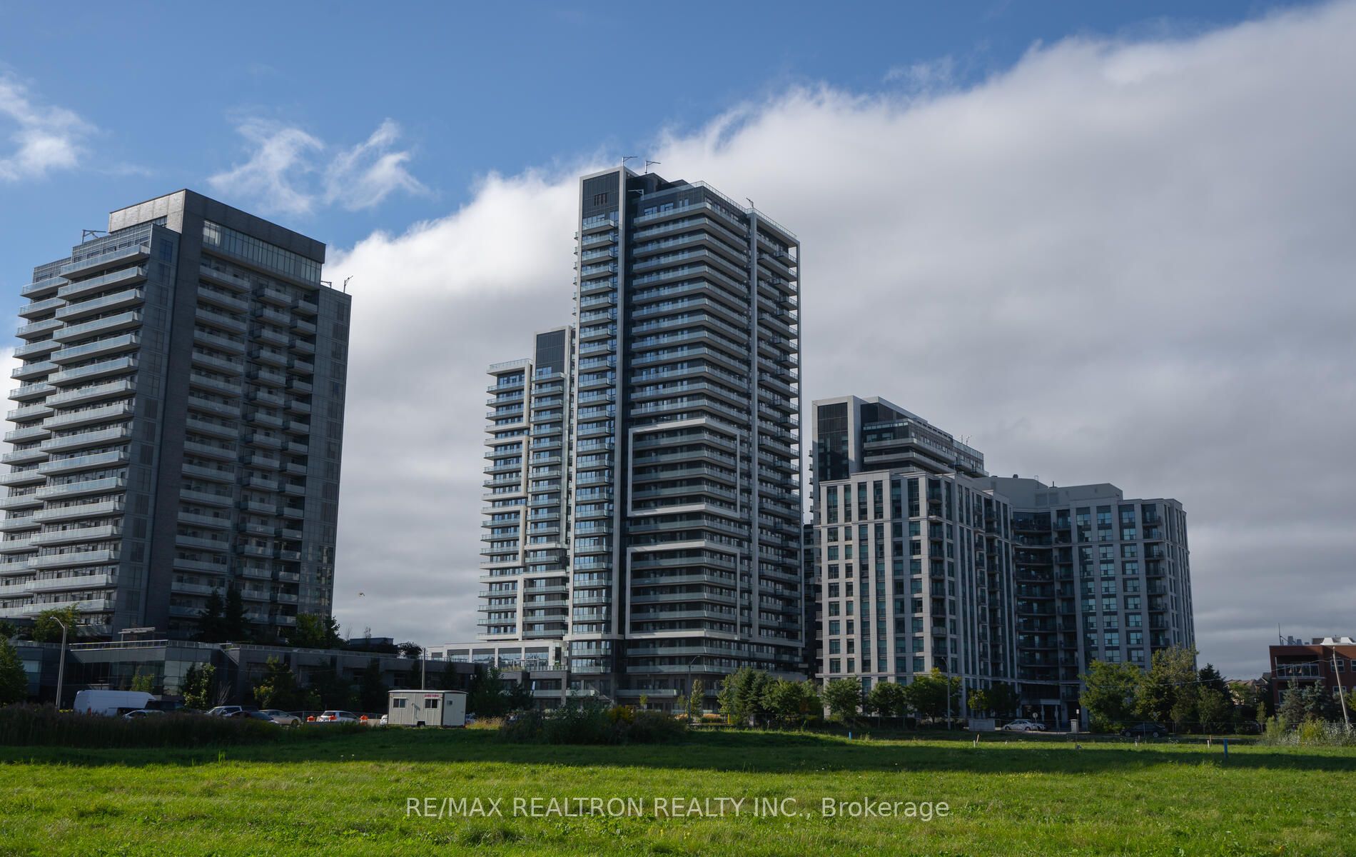 105 Oneida Crescent, #1904