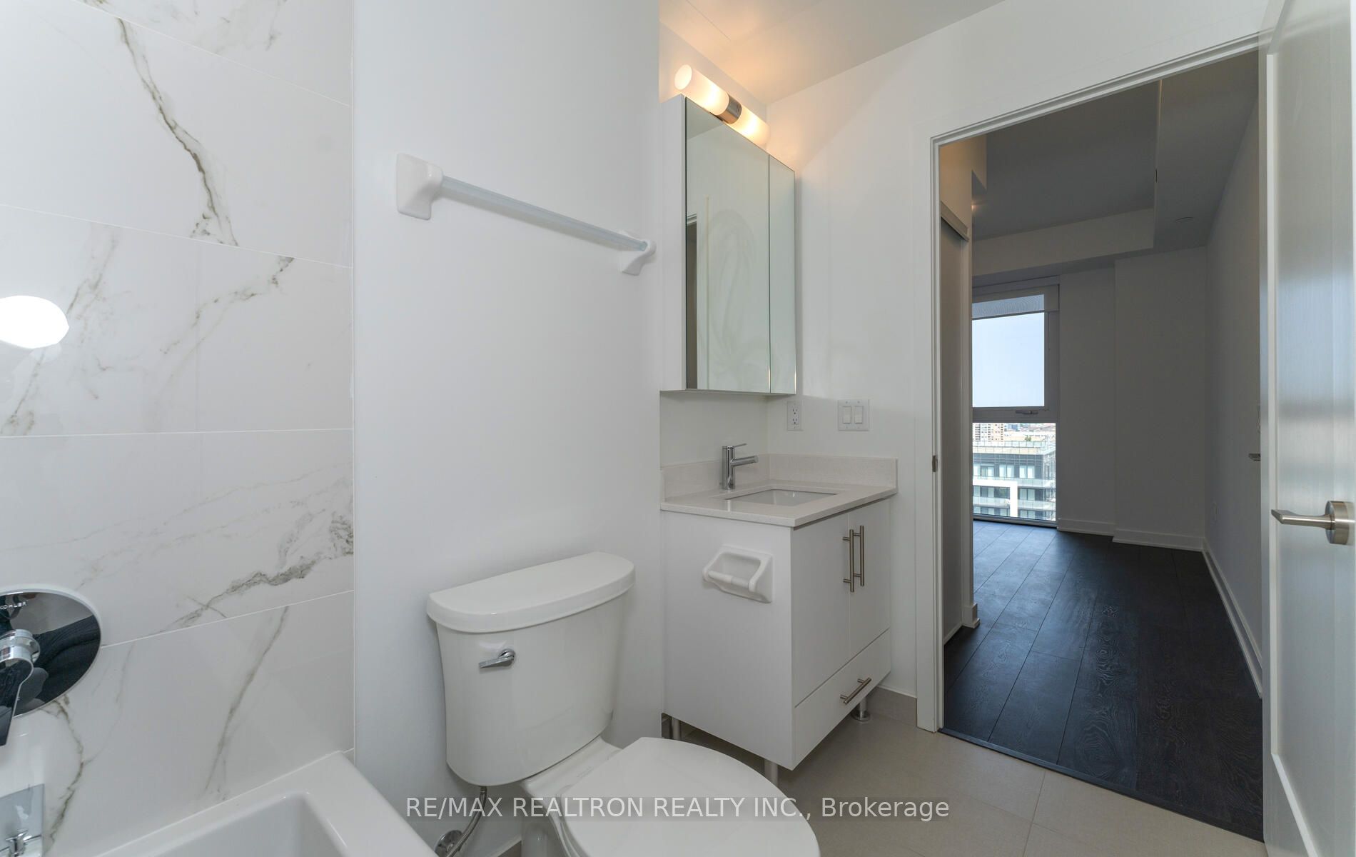 105 Oneida Crescent, #1904