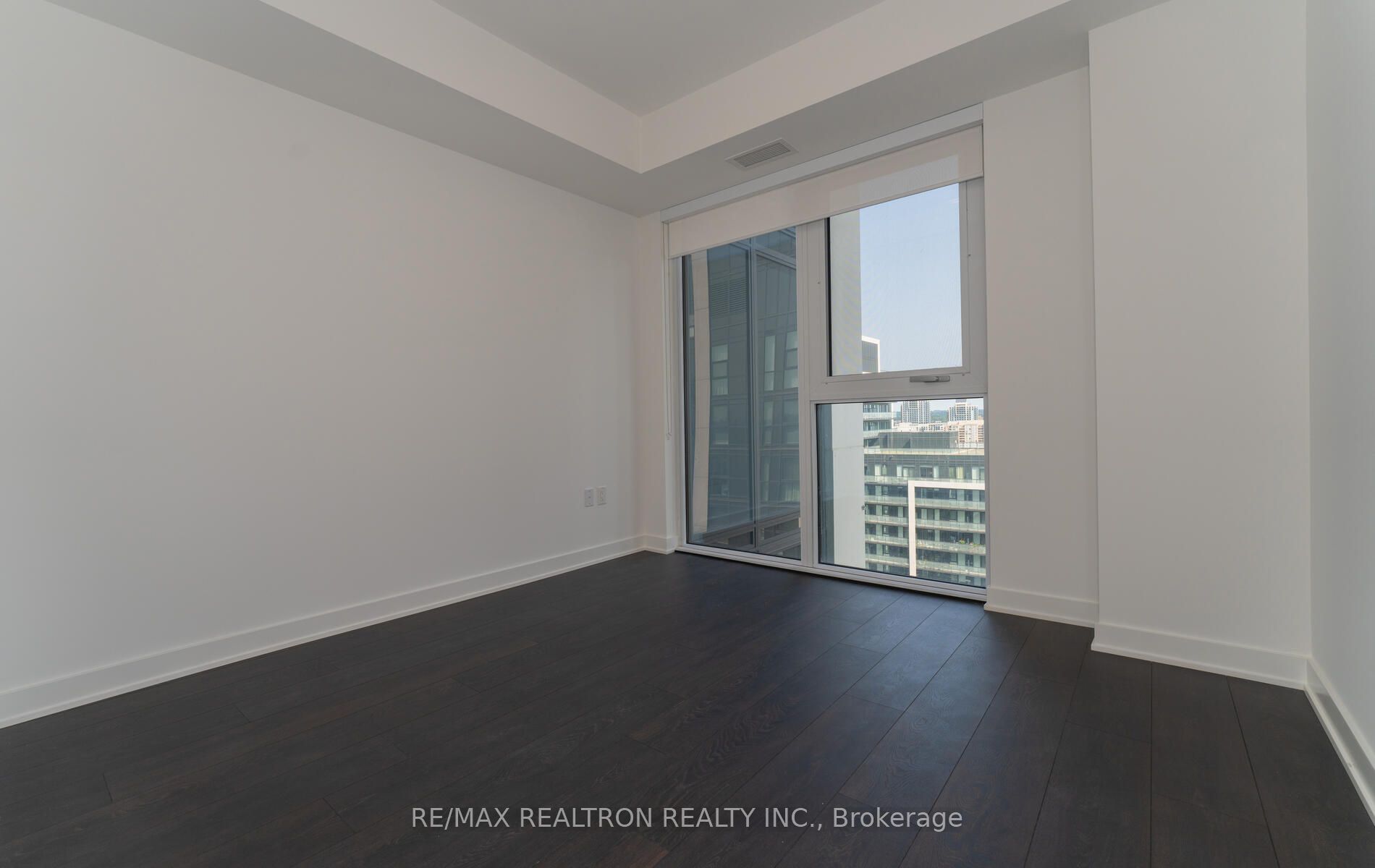 105 Oneida Crescent, #1904
