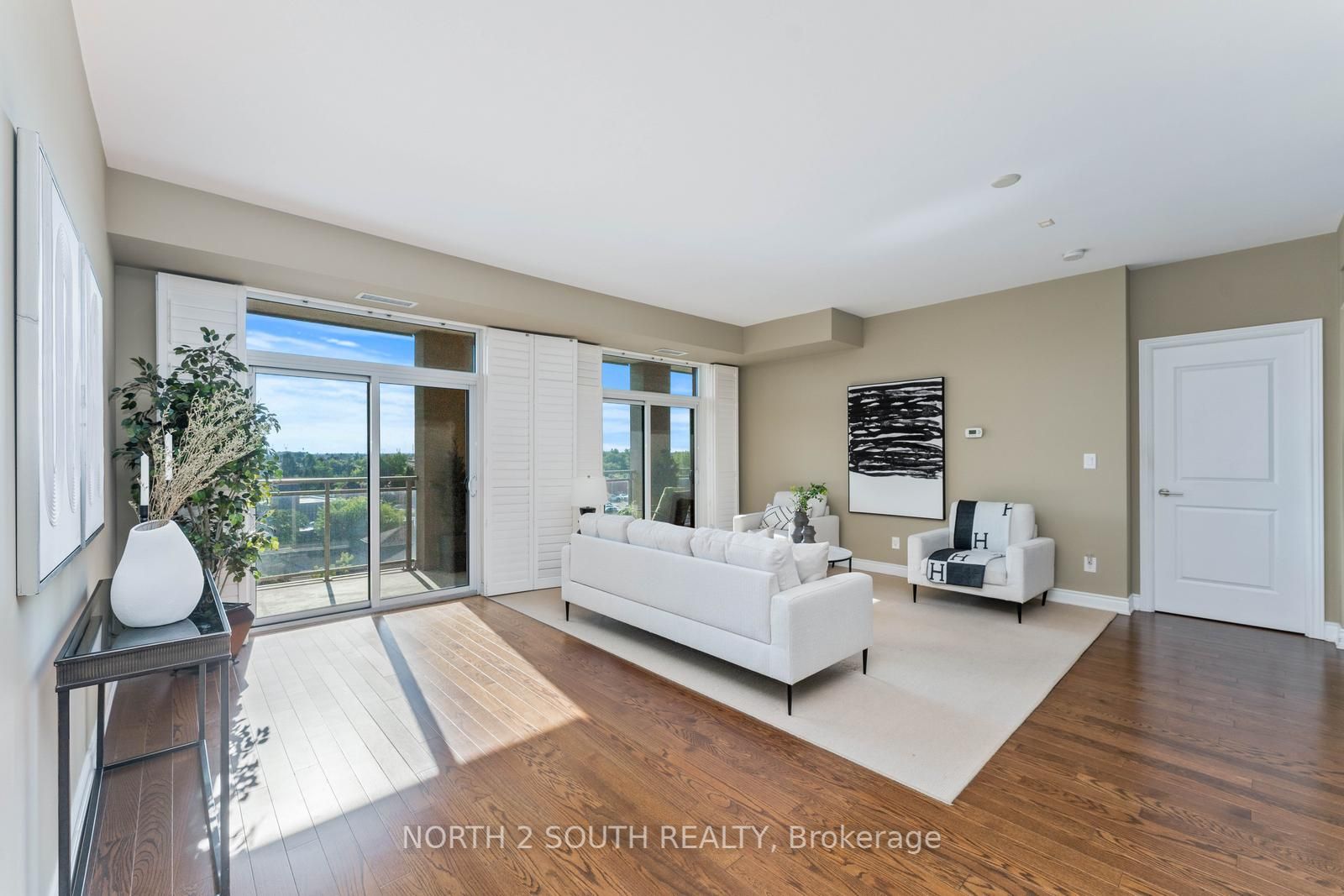 281 Woodbridge Avenue, #521
