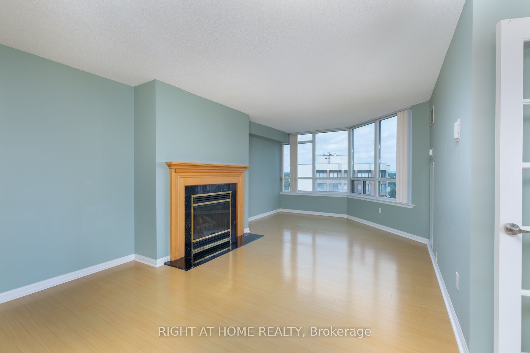 610 Bullock Dr, #1015
