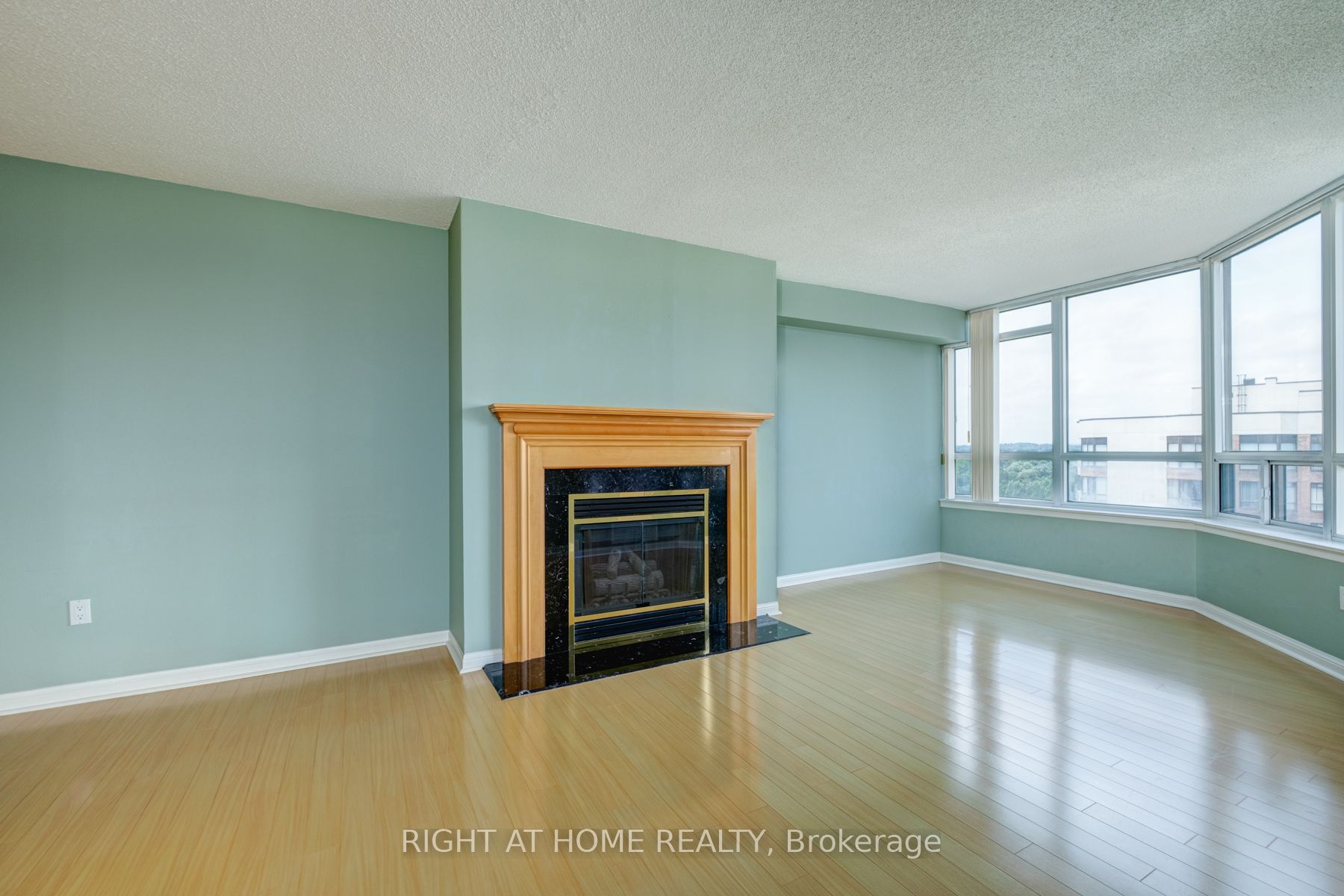 610 Bullock Dr, #1015