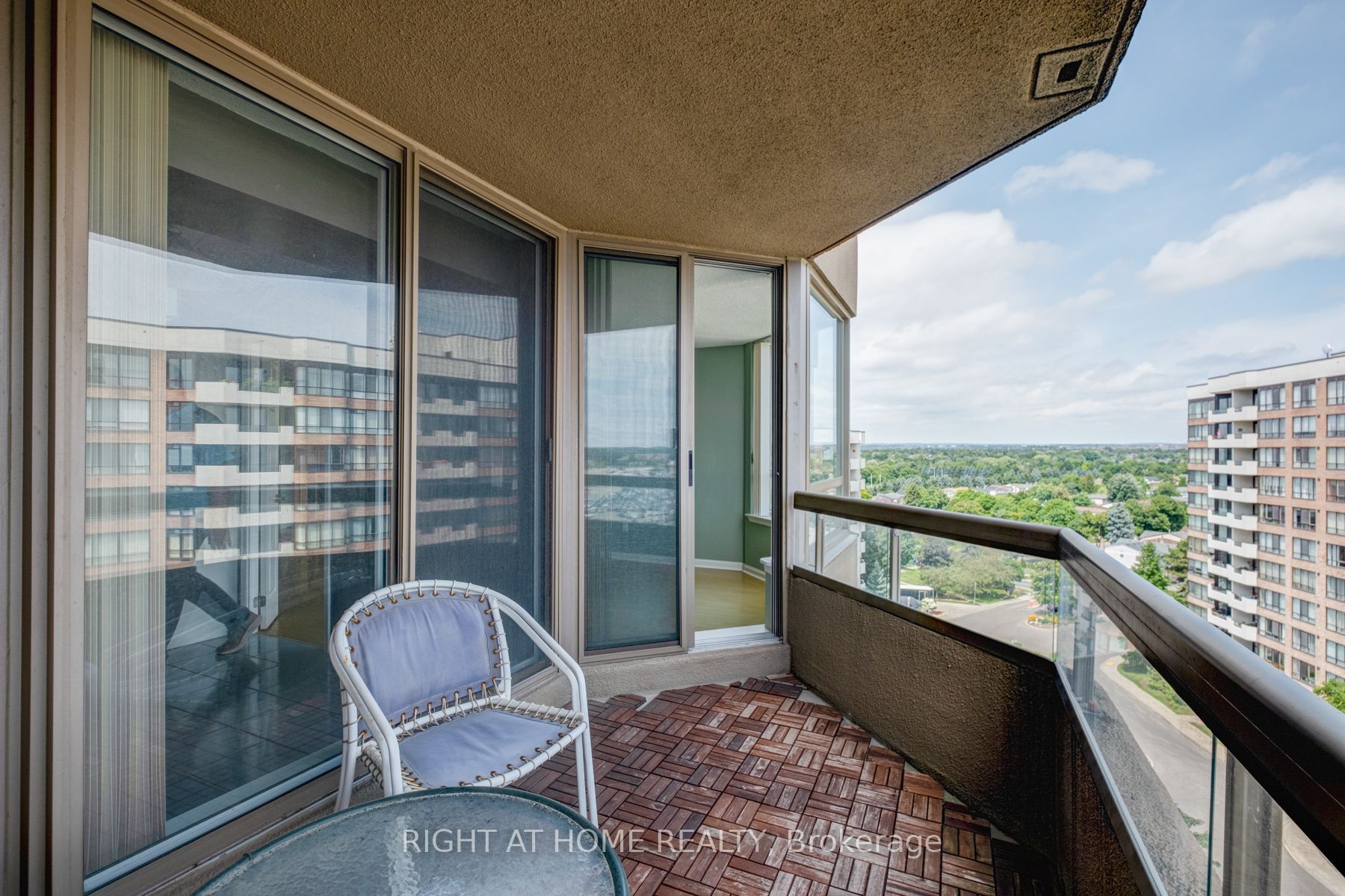 610 Bullock Dr, #1015