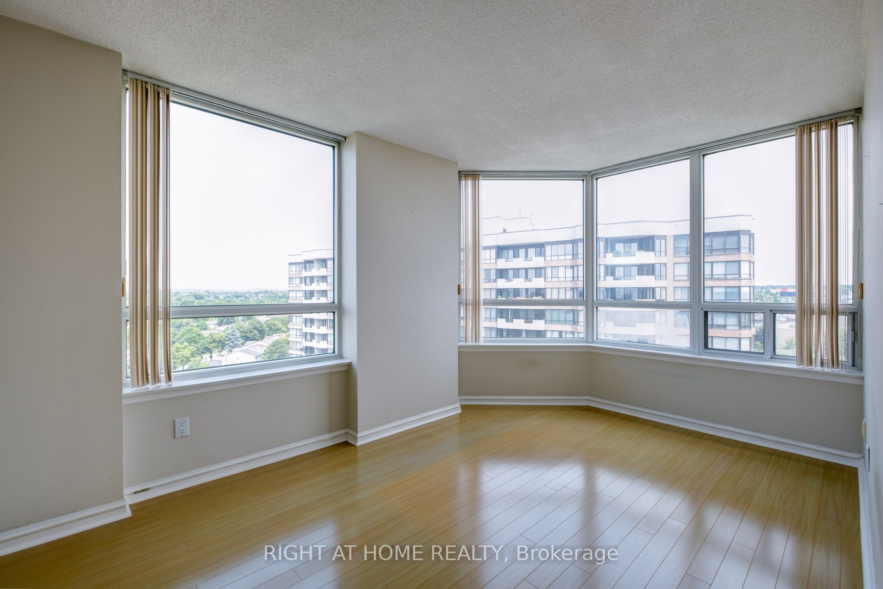 610 Bullock Dr, #1015