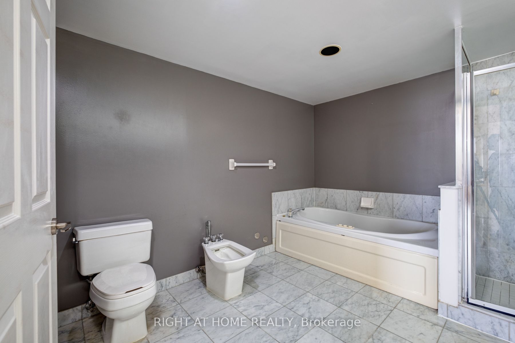 610 Bullock Dr, #1015