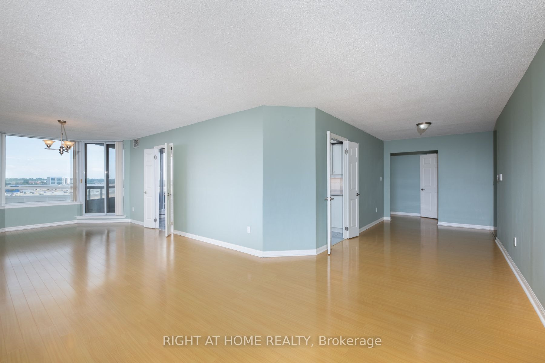 610 Bullock Dr, #1015