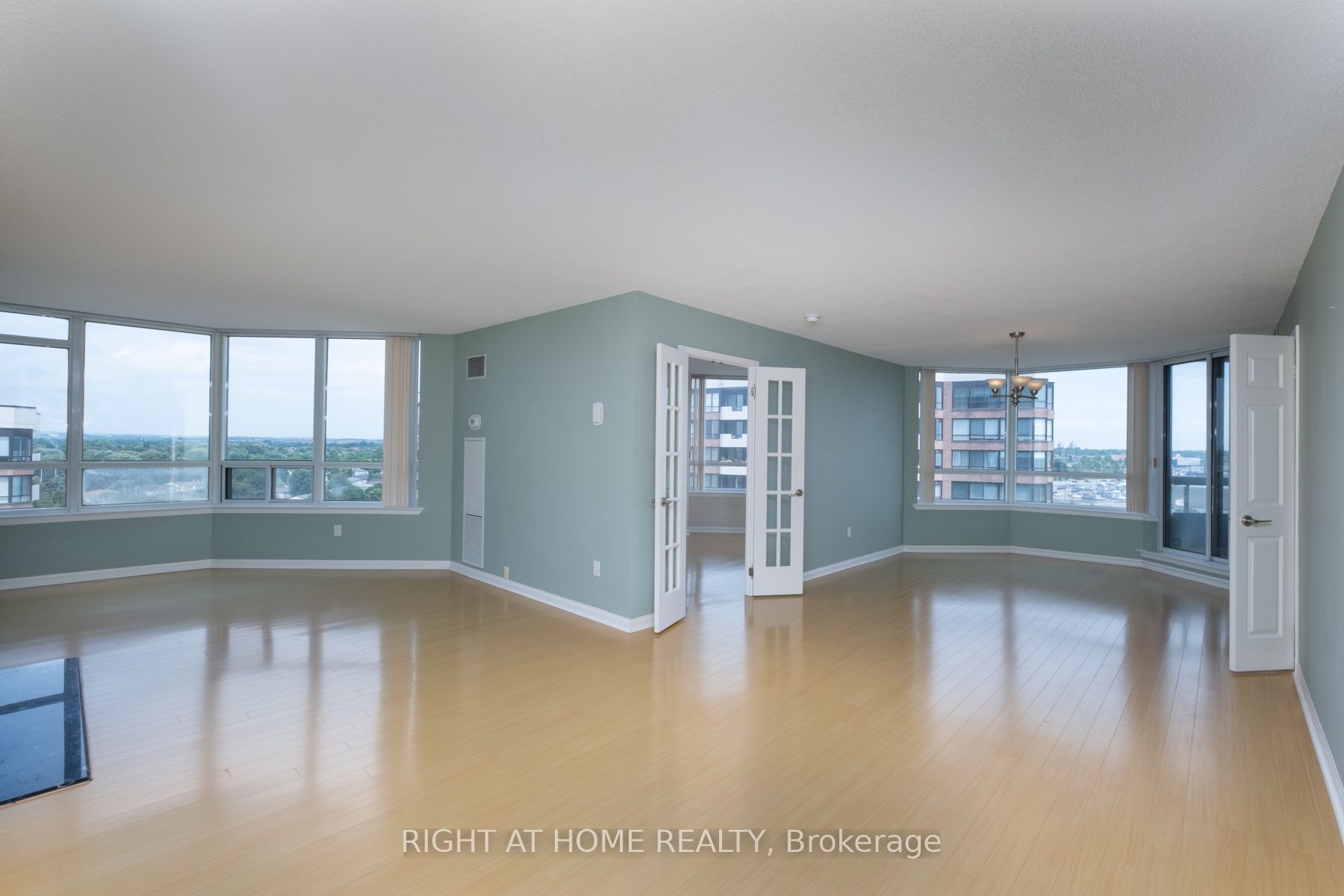 610 Bullock Dr, #1015