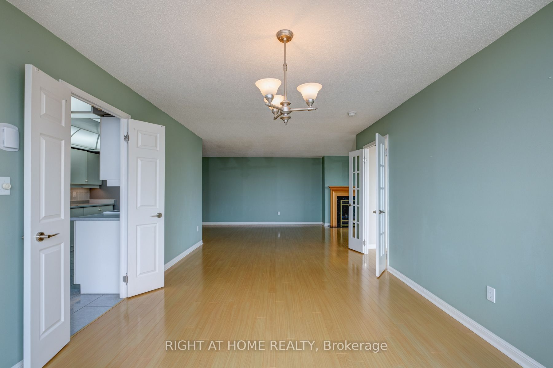 610 Bullock Dr, #1015