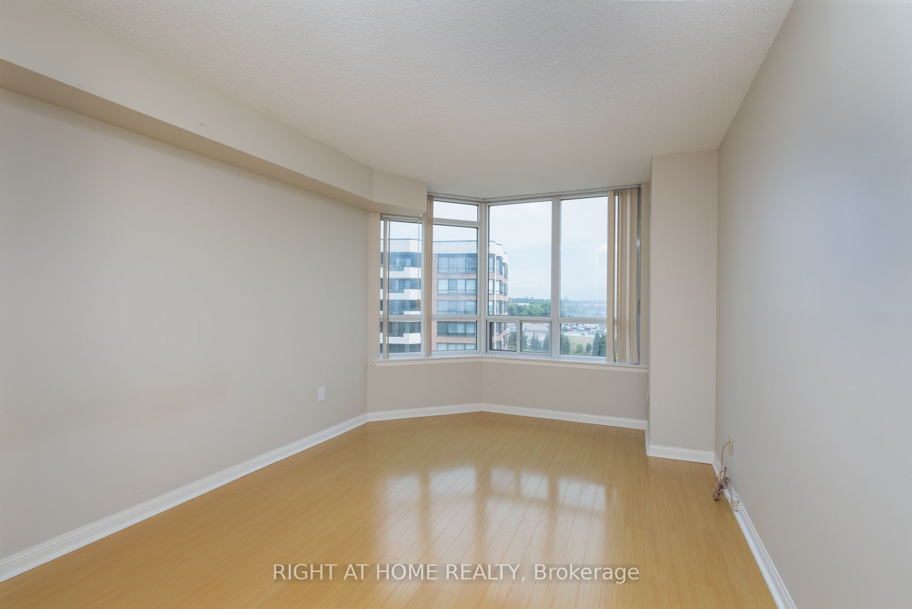 610 Bullock Dr, #1015