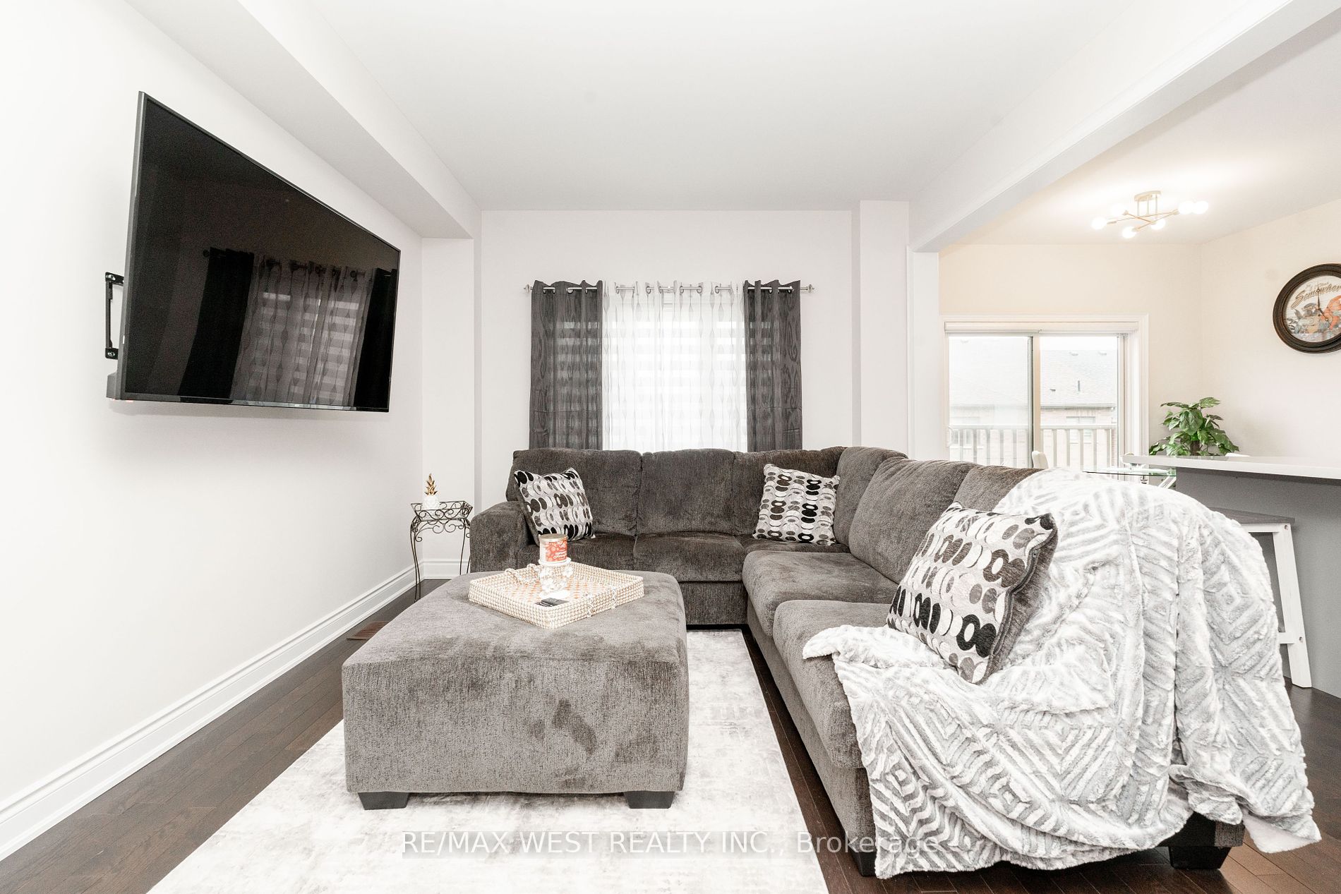53 Janes Cres