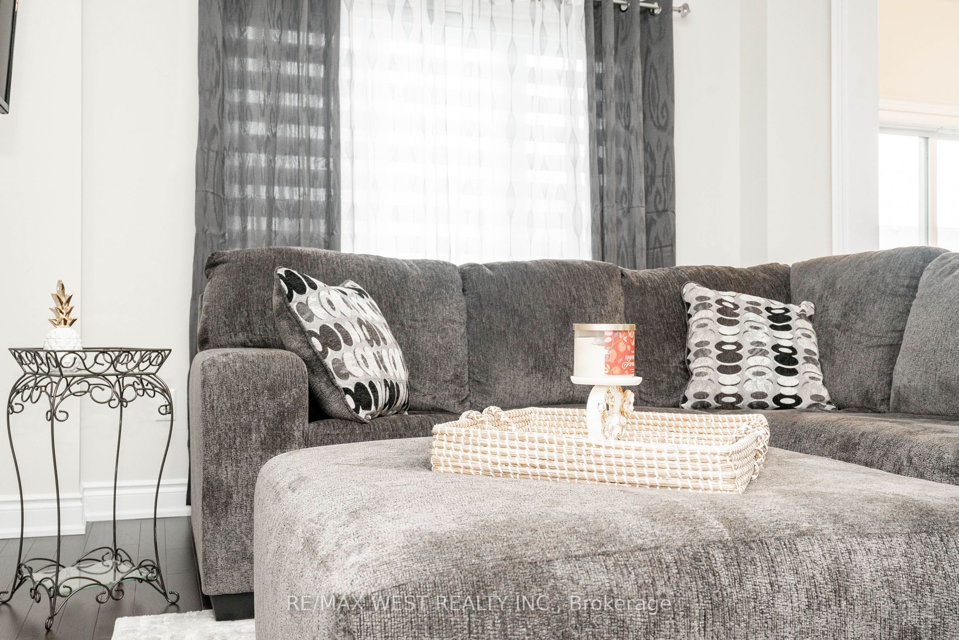53 Janes Cres