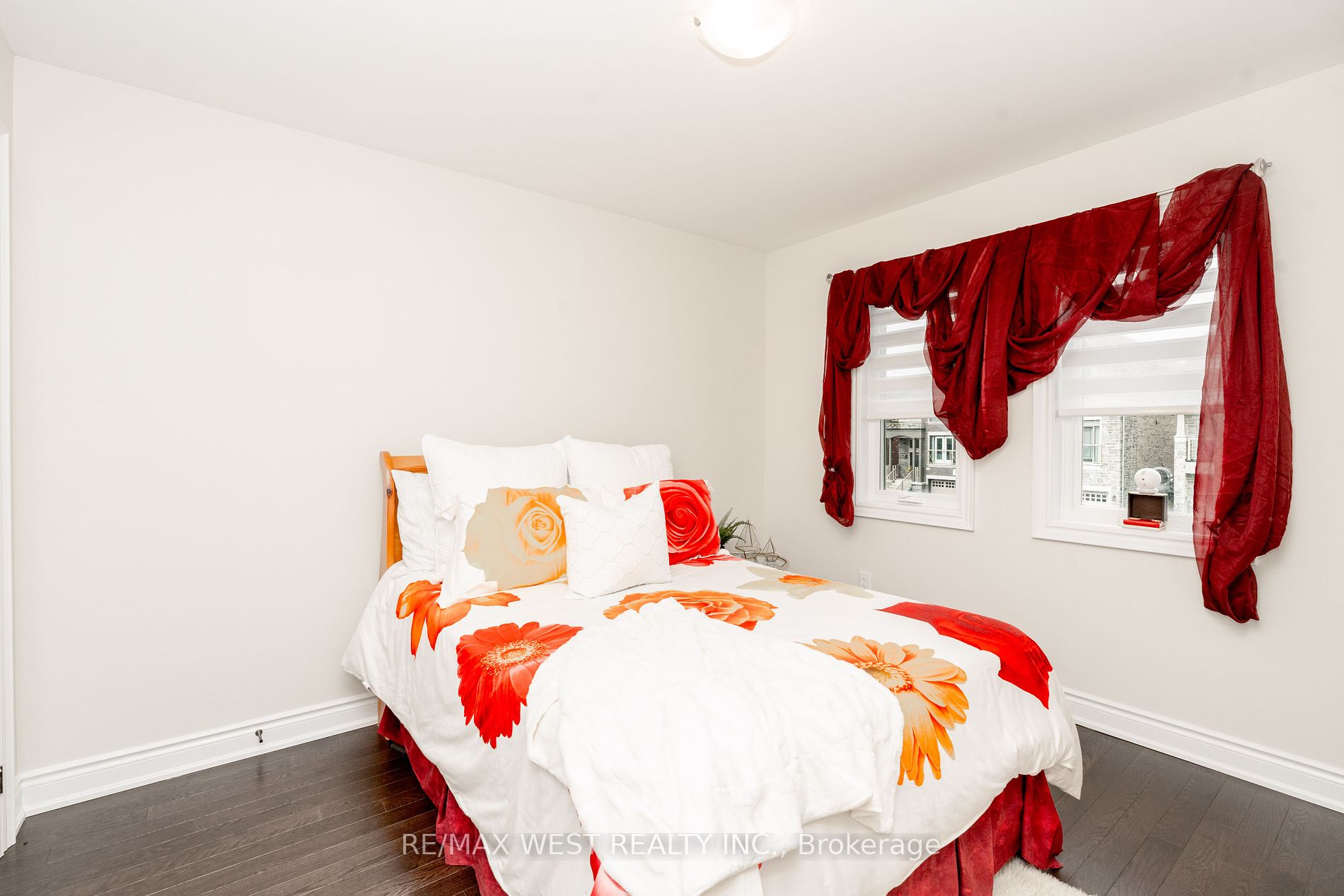 53 Janes Cres