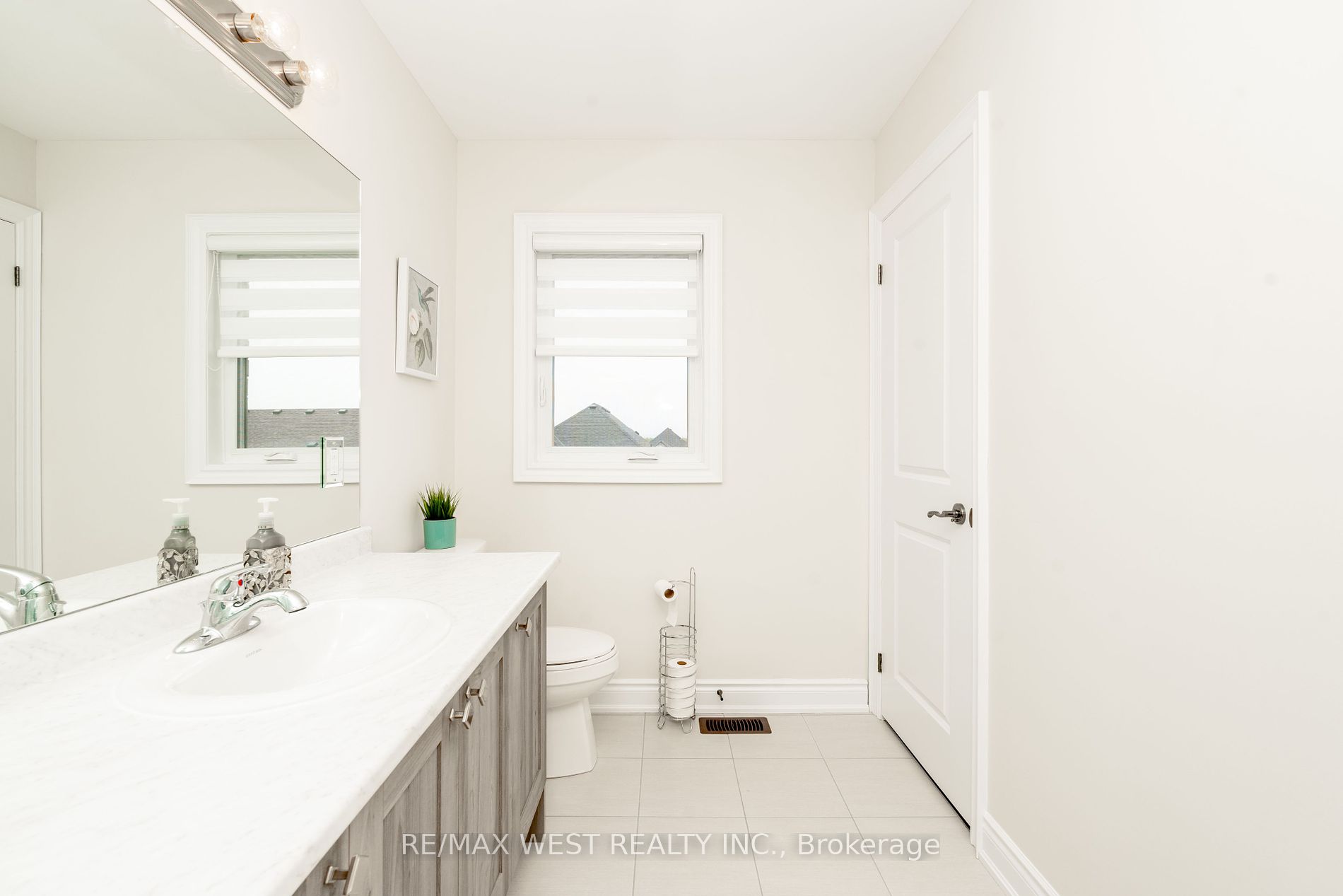 53 Janes Cres