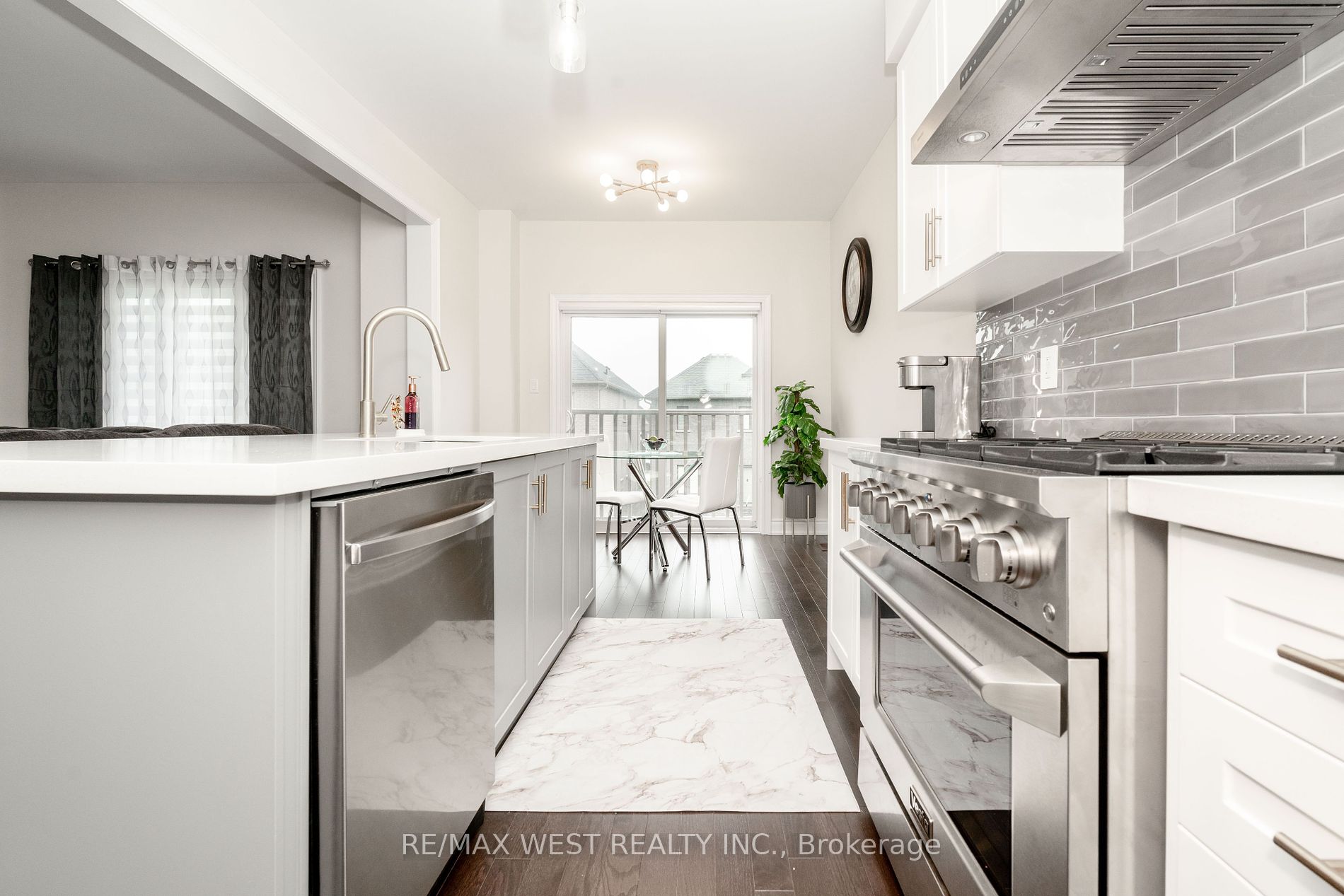 53 Janes Cres