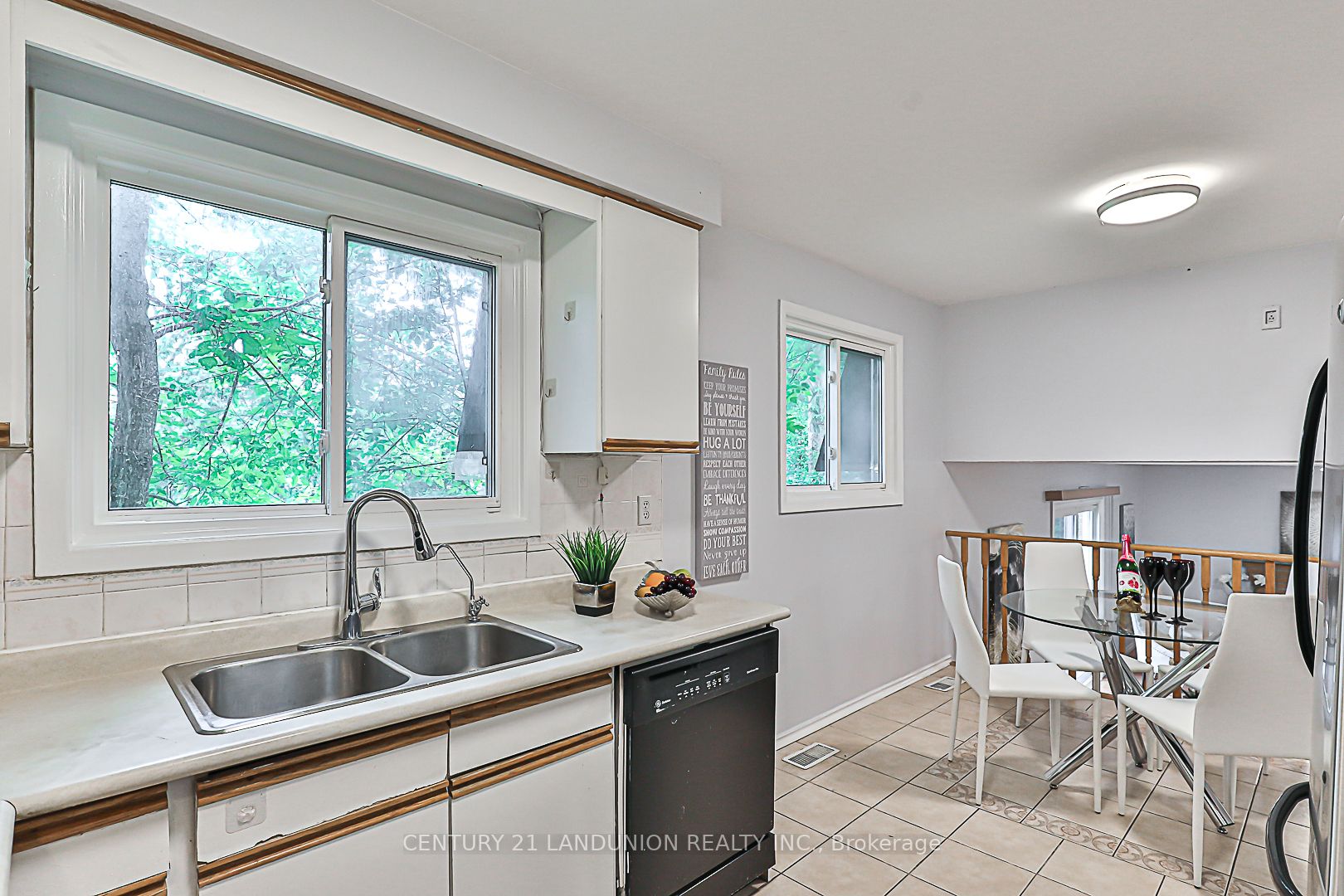 39 Ferrah St