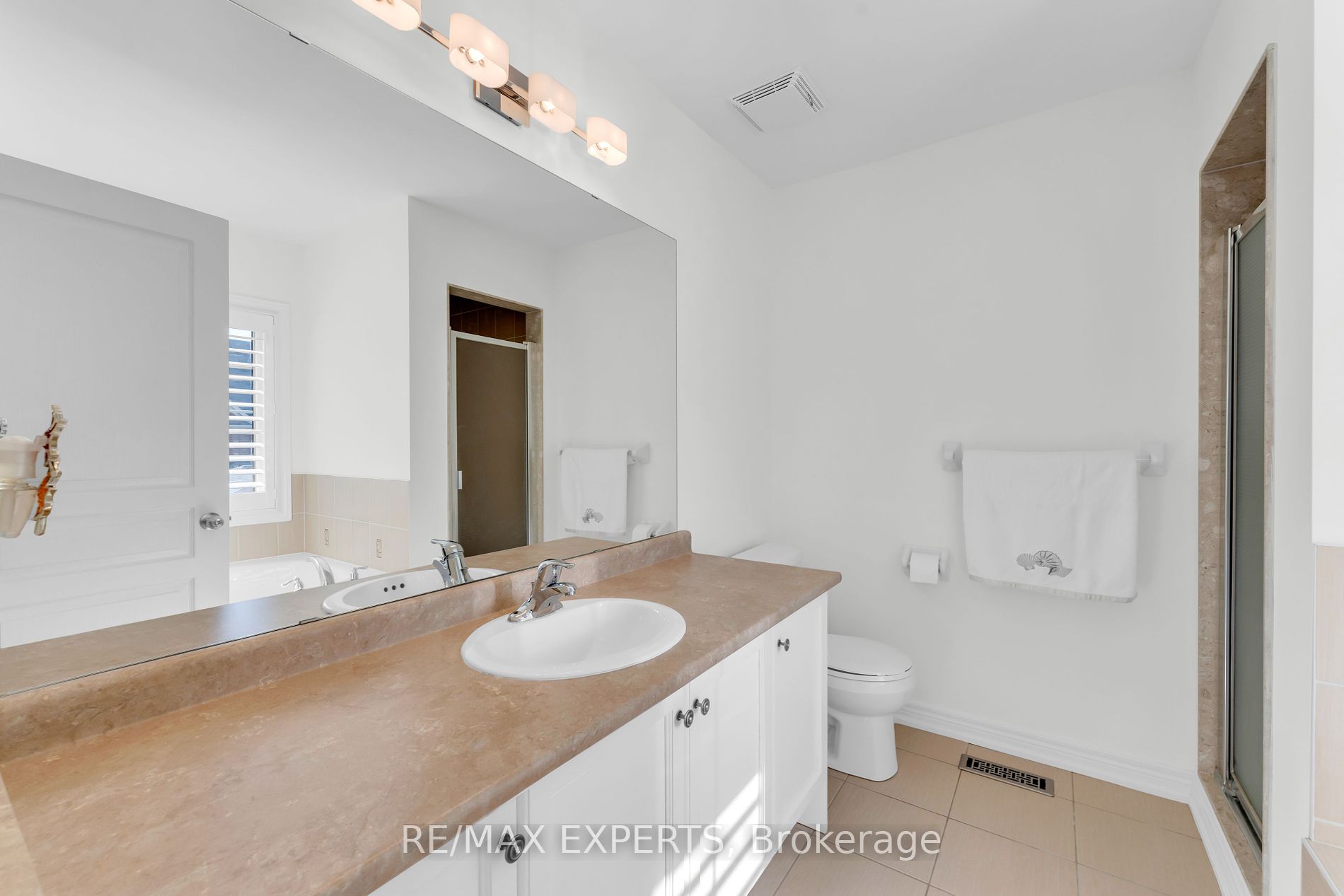 96 Pelee Ave