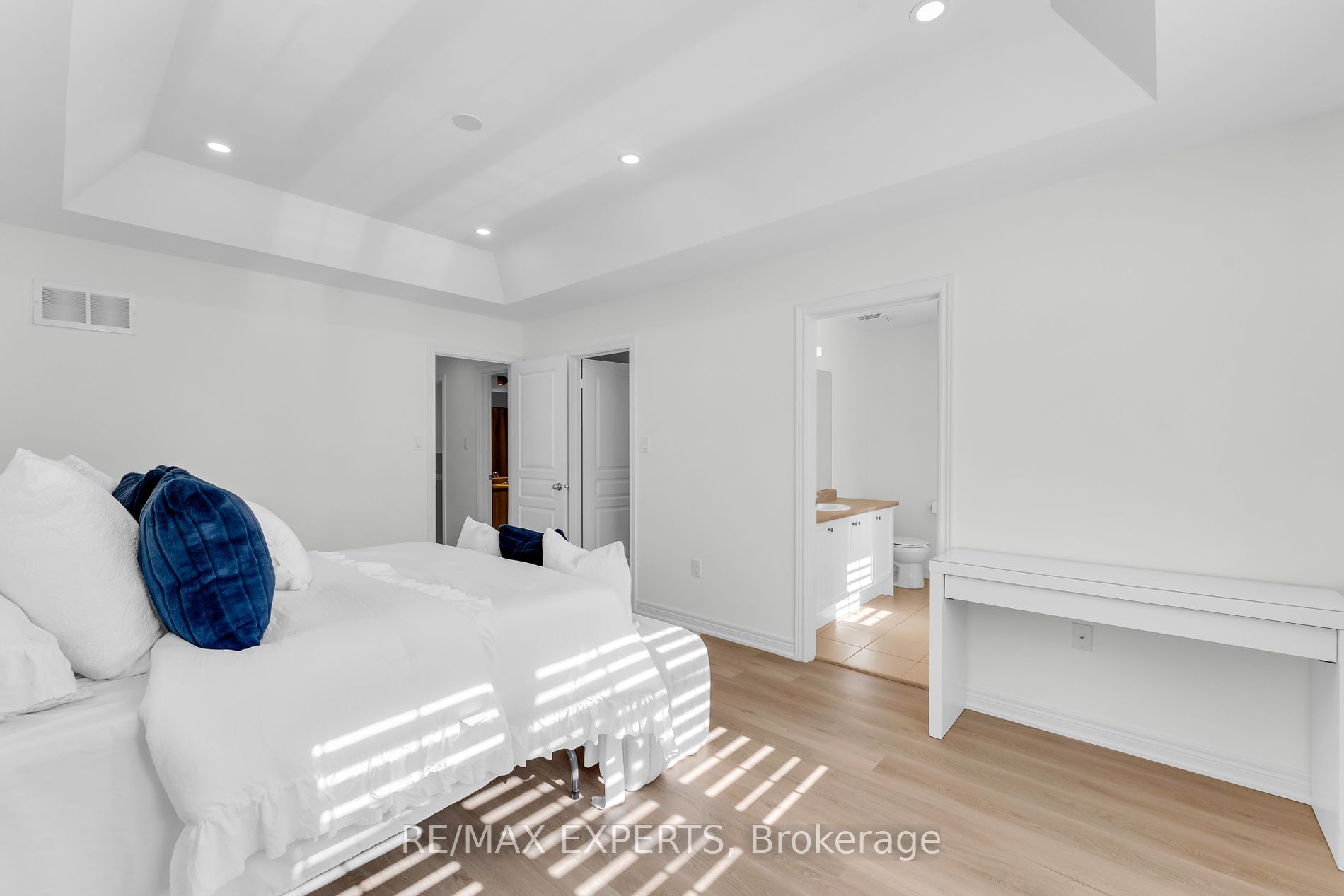 96 Pelee Ave