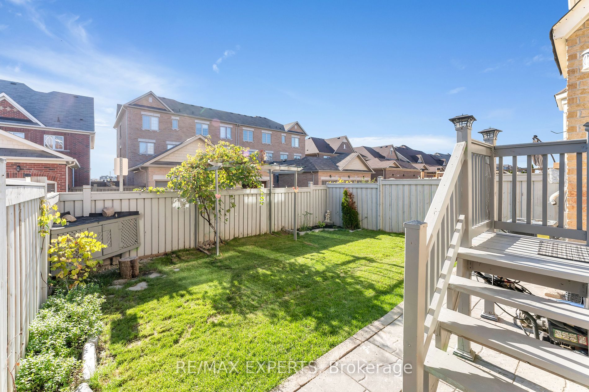 96 Pelee Ave