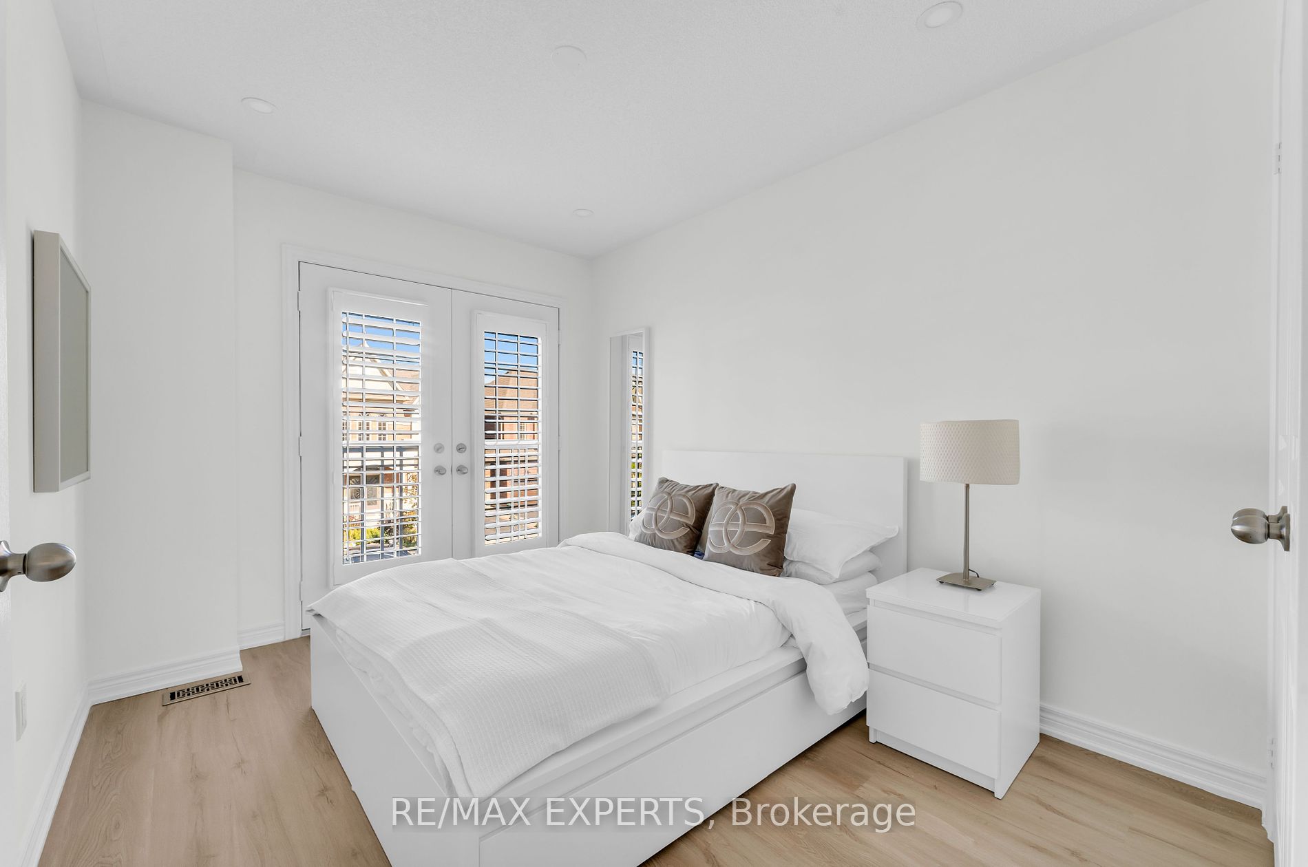 96 Pelee Ave